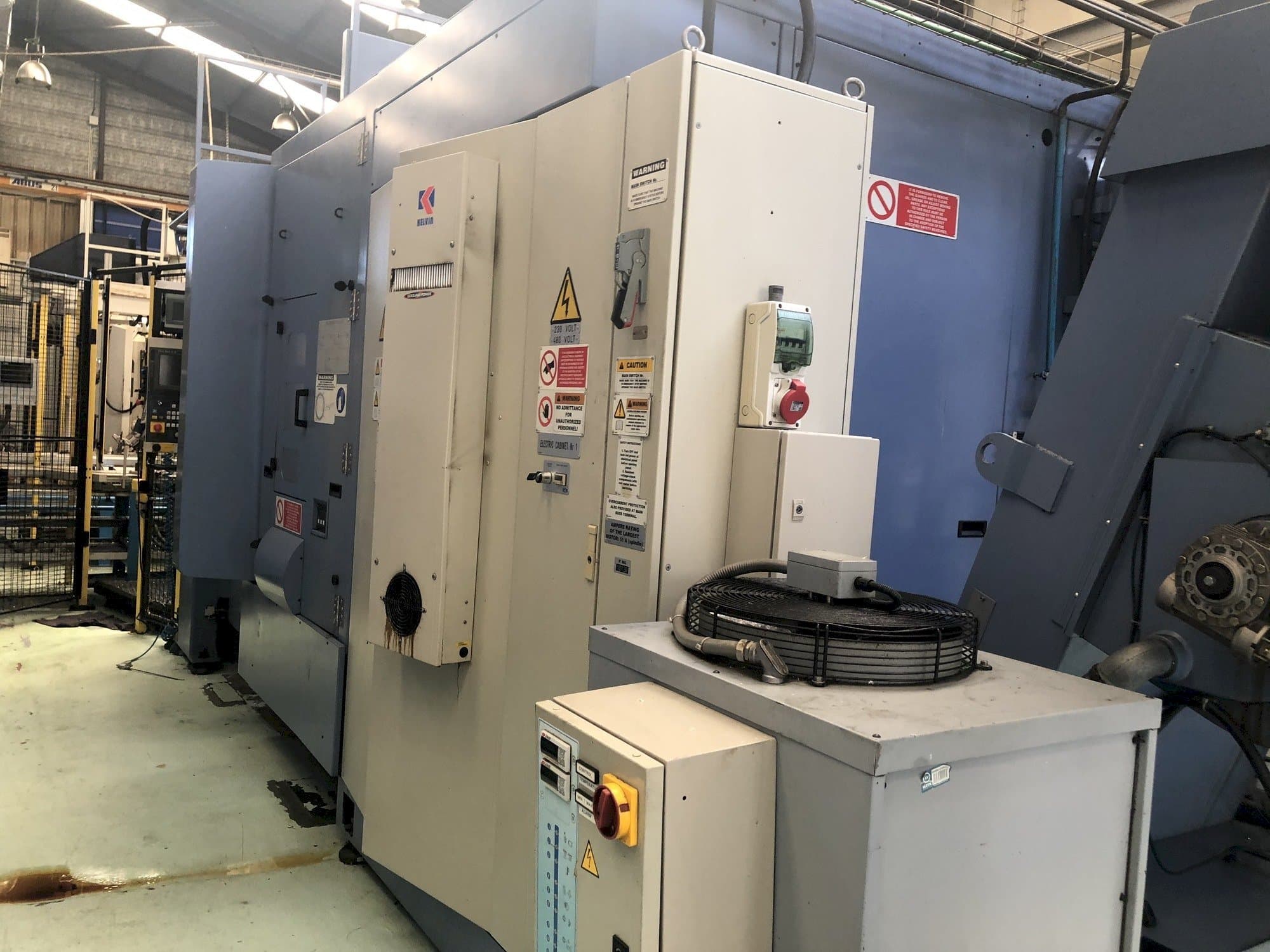 Vooraanzicht  van MCM Clock  machine