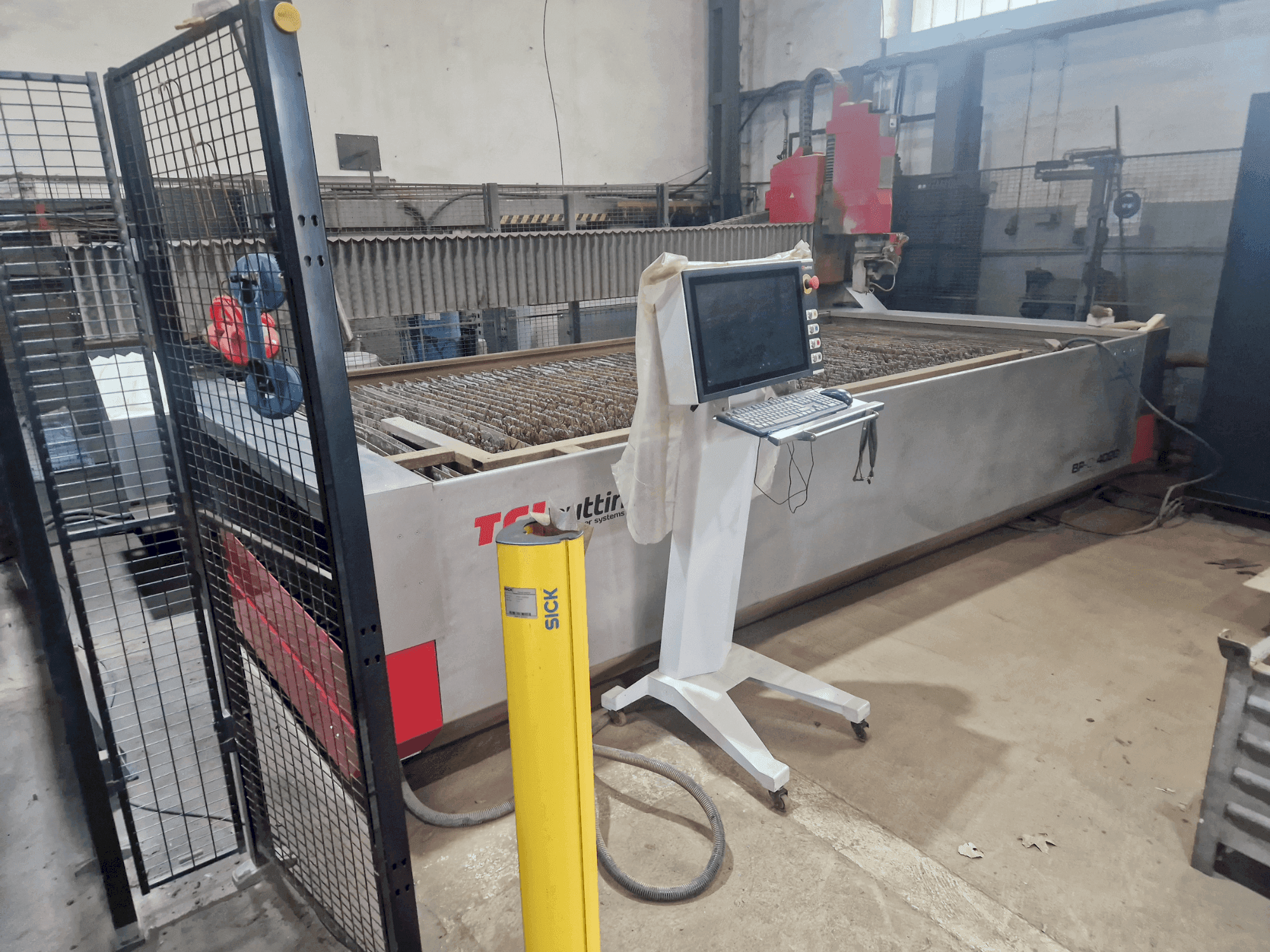 Vooraanzicht  van TCI BP-C 4020 5X  machine