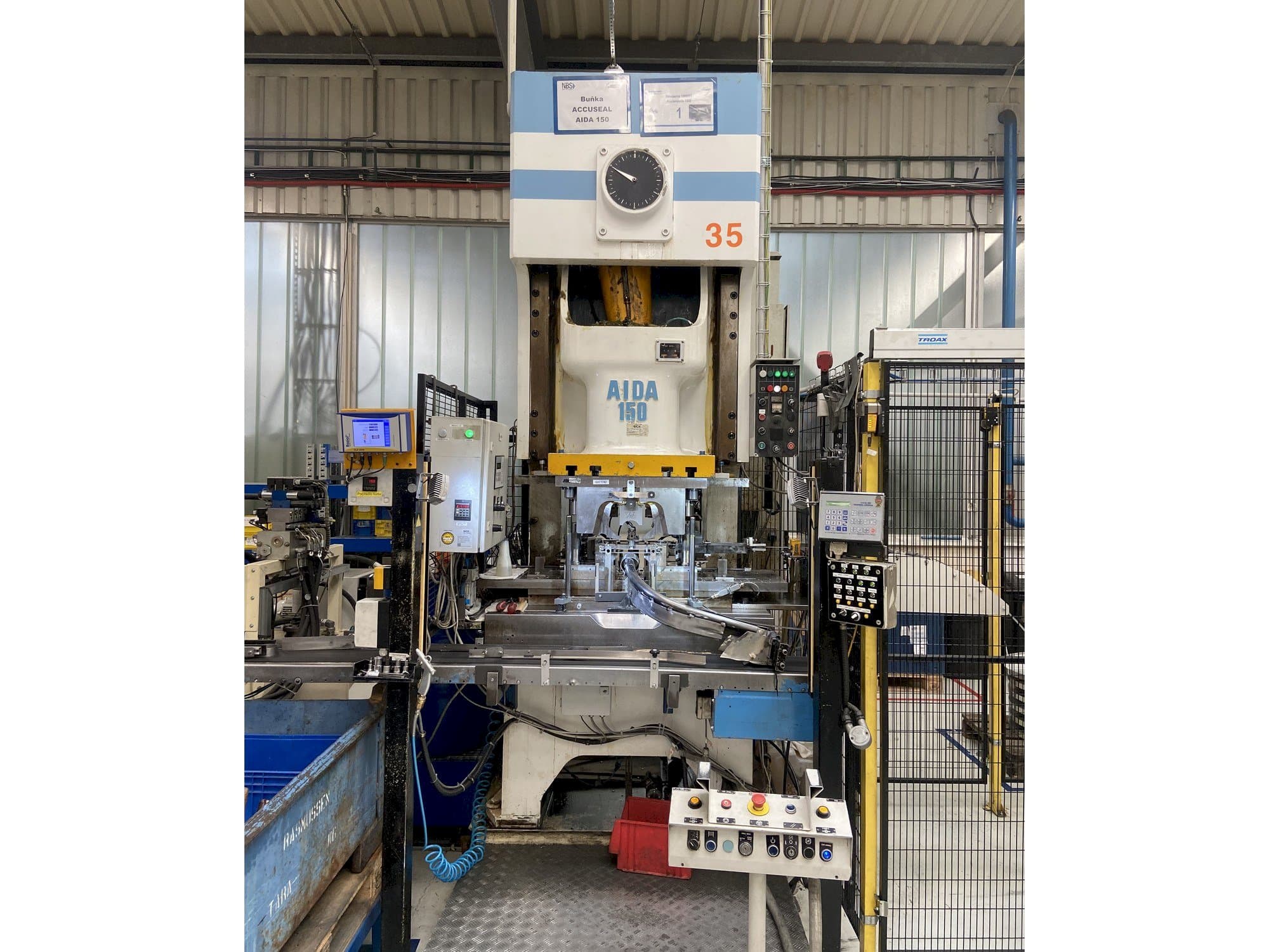 Vooraanzicht  van AIDA NC1-150(2) (1996)  machine