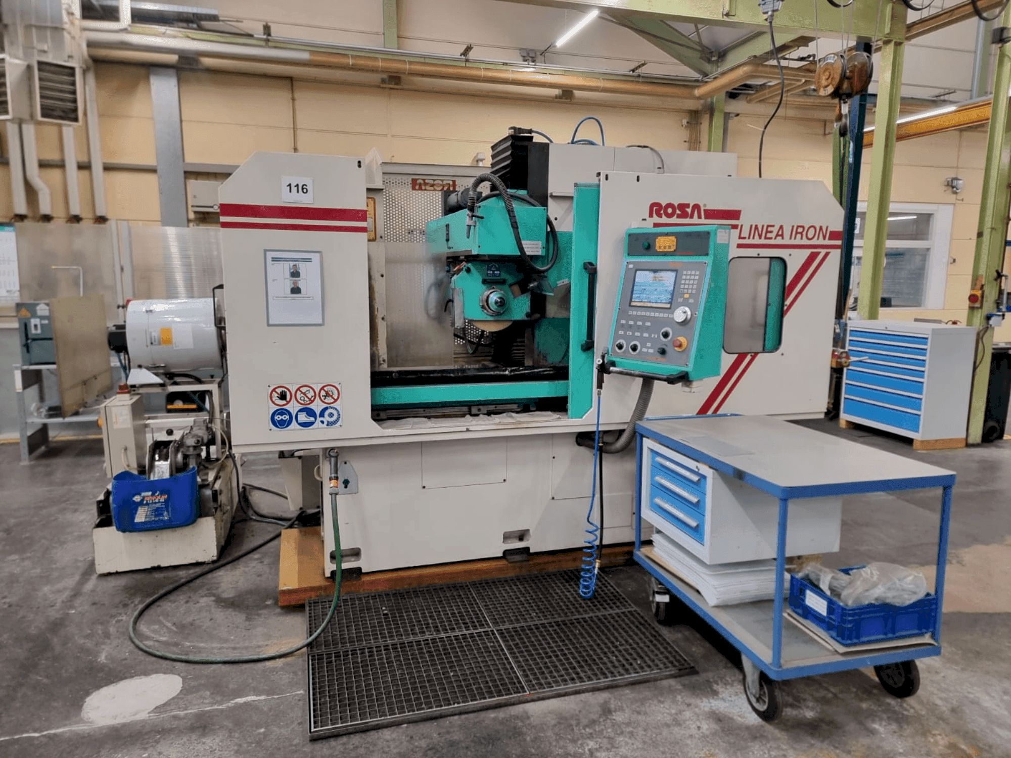 Vooraanzicht  van ROSA ERMANDO IRON 08.6  machine