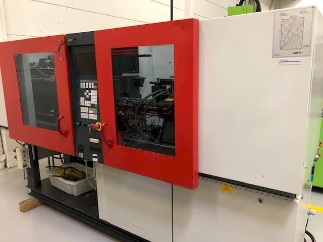 Linkerzijdeaanzicht  van FERROMATIK MILACRON K40 D-E  machine