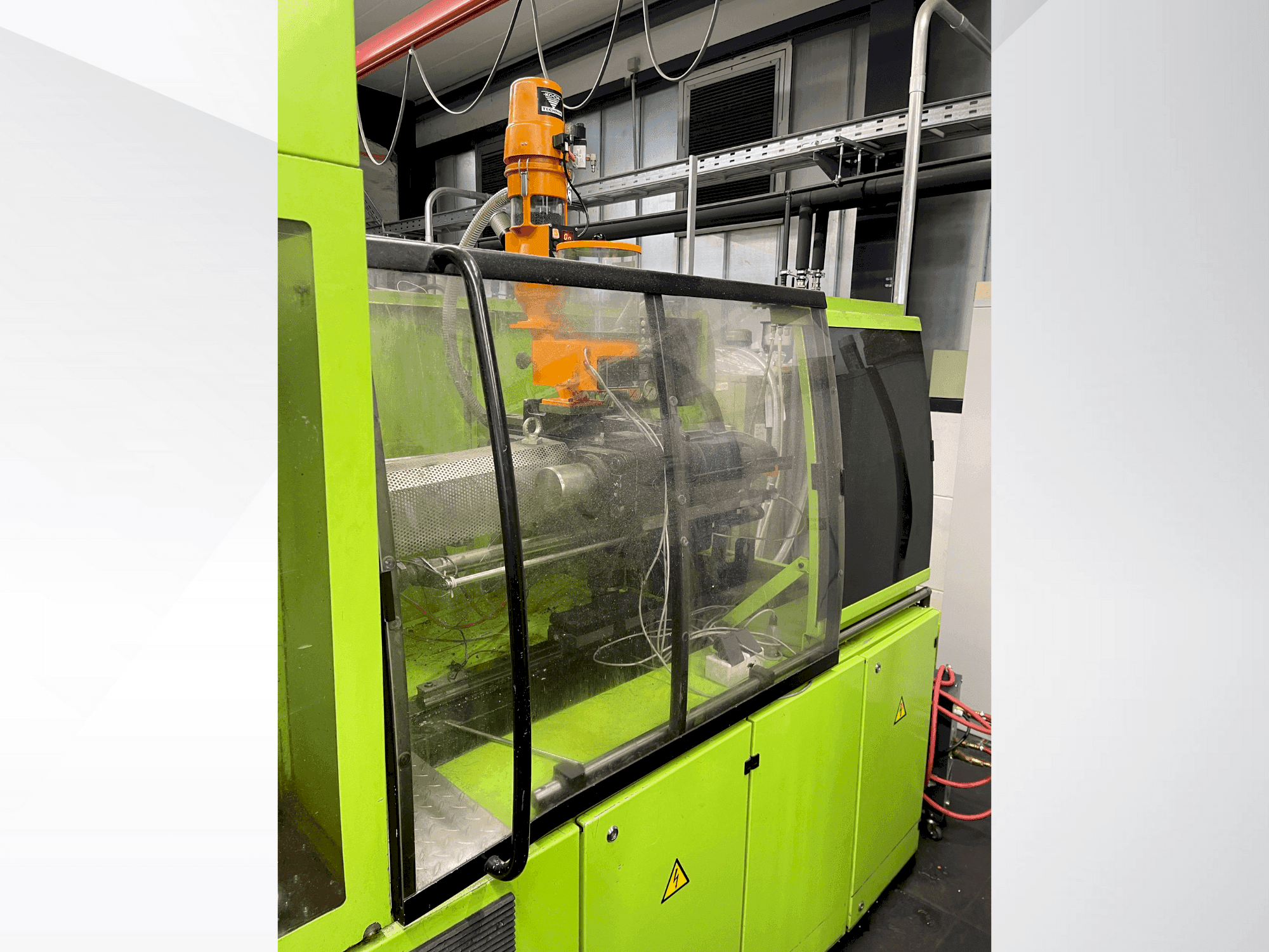 Vooraanzicht  van Engel ES 330 H / 80V SOTR  machine