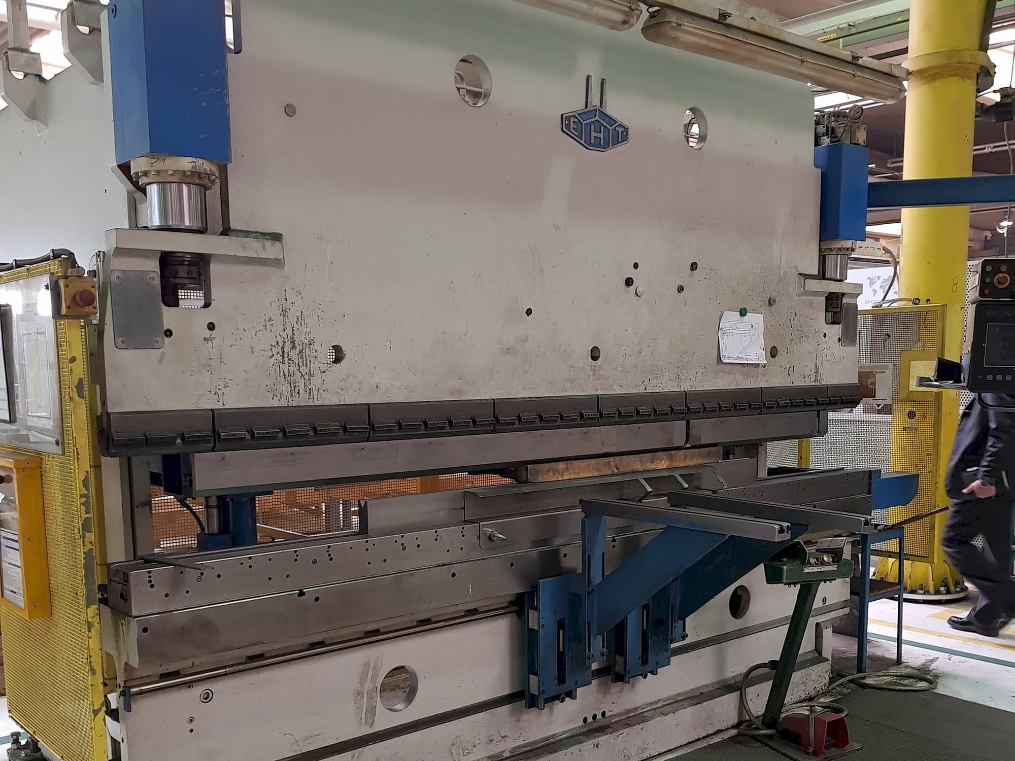 Linkerzijdeaanzicht  van EHT EHPS 11-35  machine