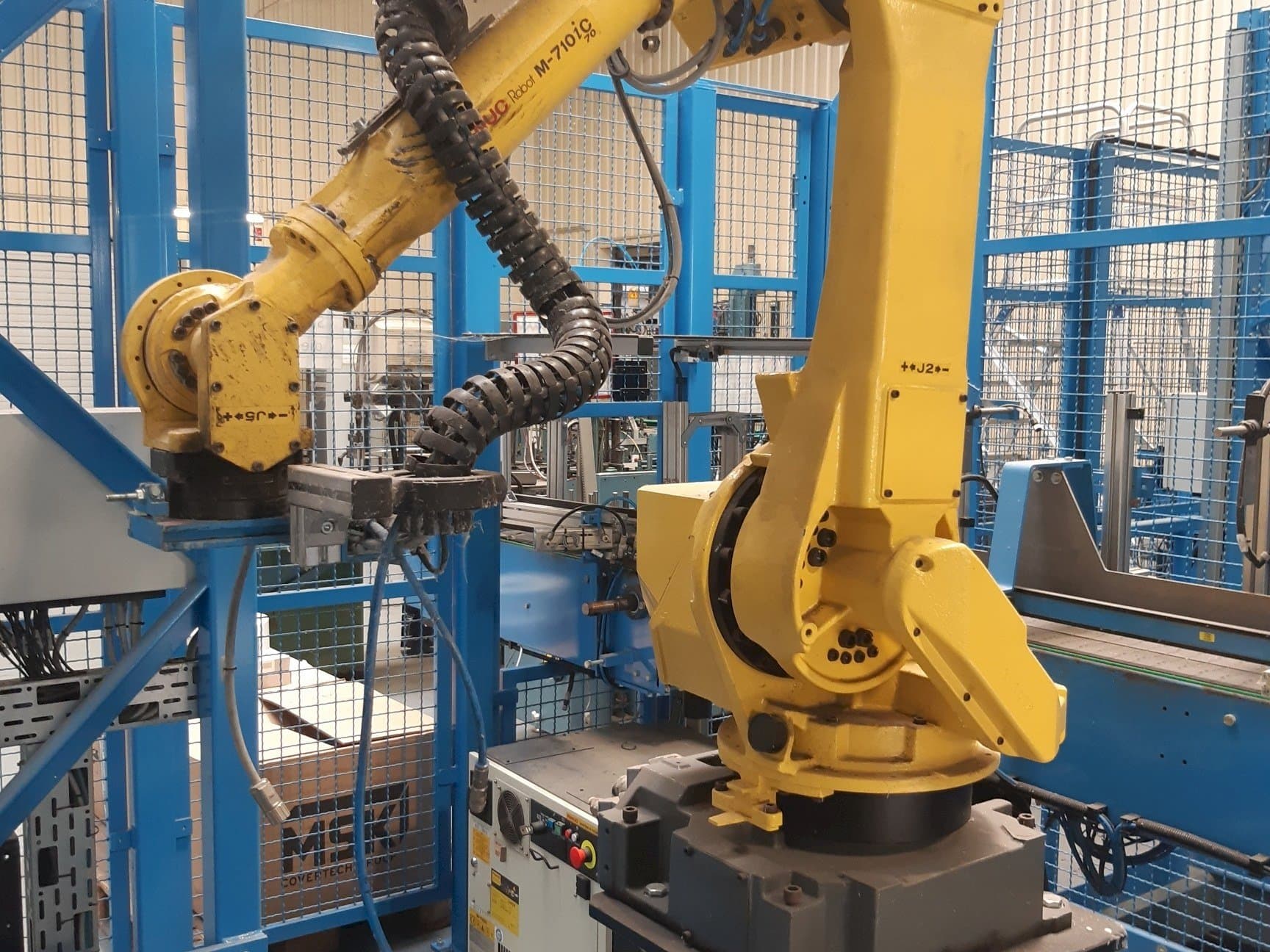 Vooraanzicht  van FANUC M-710iC (2015)  machine