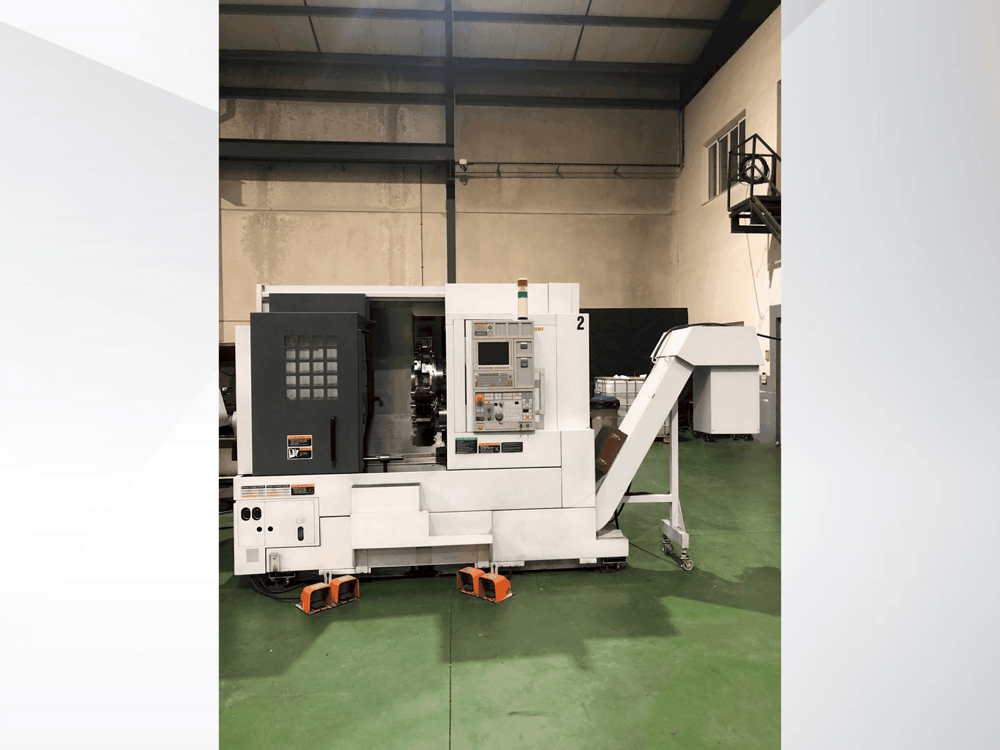 Vooraanzicht  van MORI SEIKI NL2000SY  machine