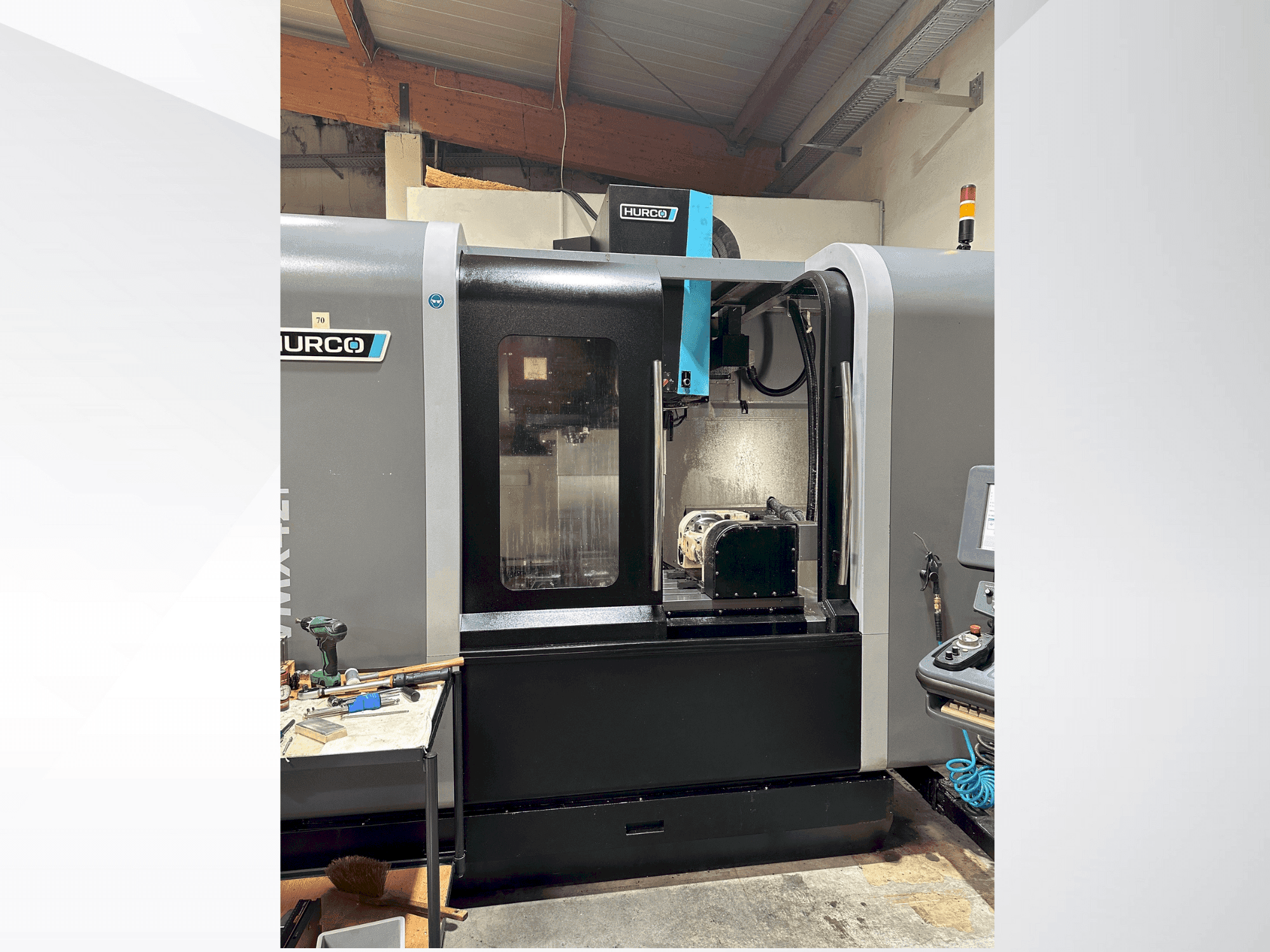 Vooraanzicht  van Hurco VMX 42i  machine