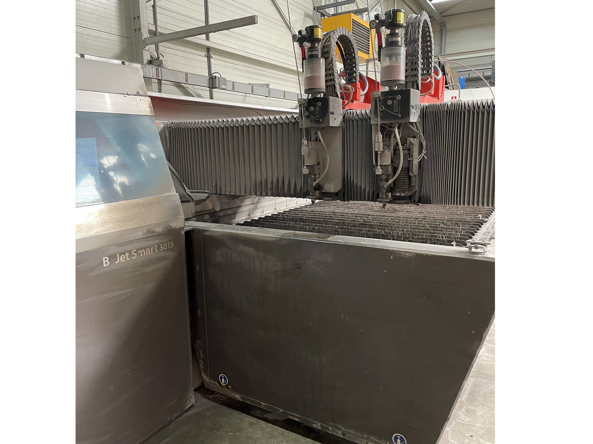 Vooraanzicht  van Bystronic ByJet Smart 3015  machine