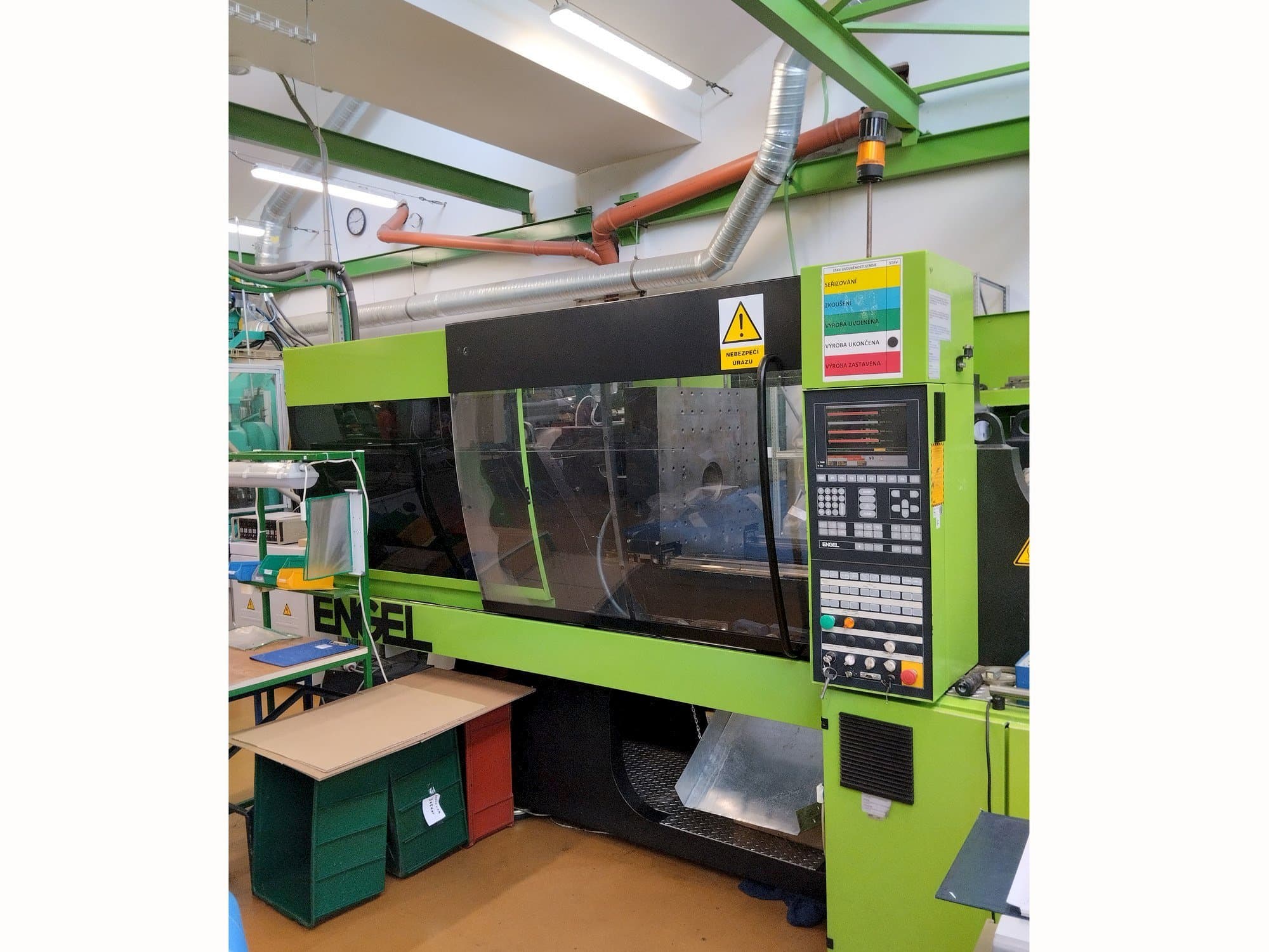 Vooraanzicht  van Engel Victory 750/150 Tech  machine