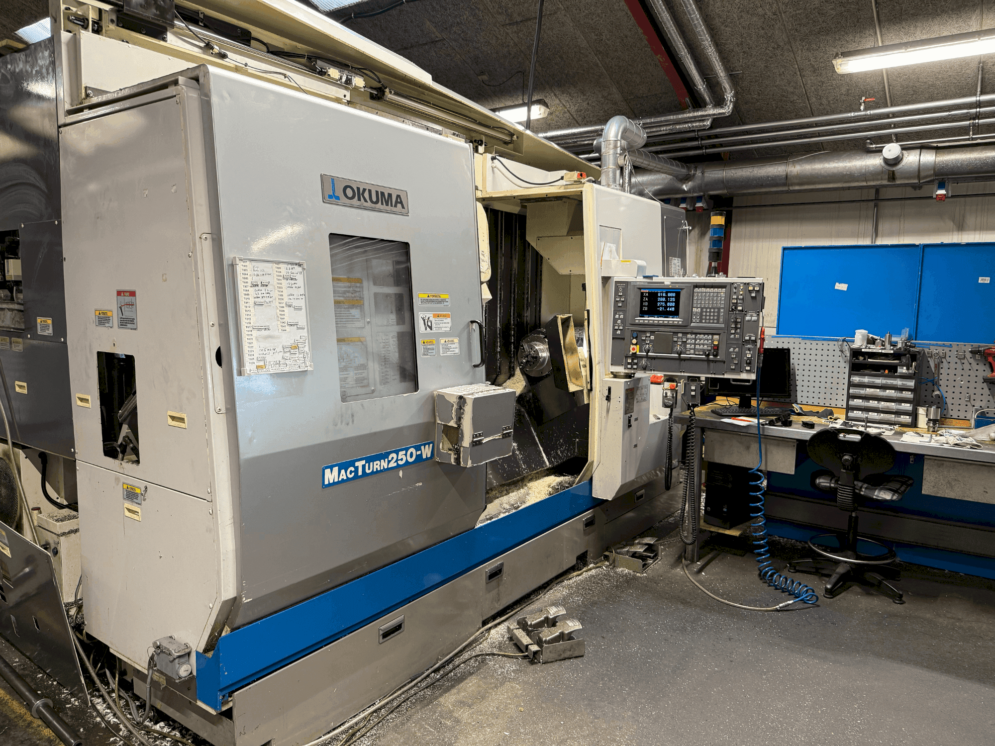 Vooraanzicht  van Okuma MacTurn 250-W  machine