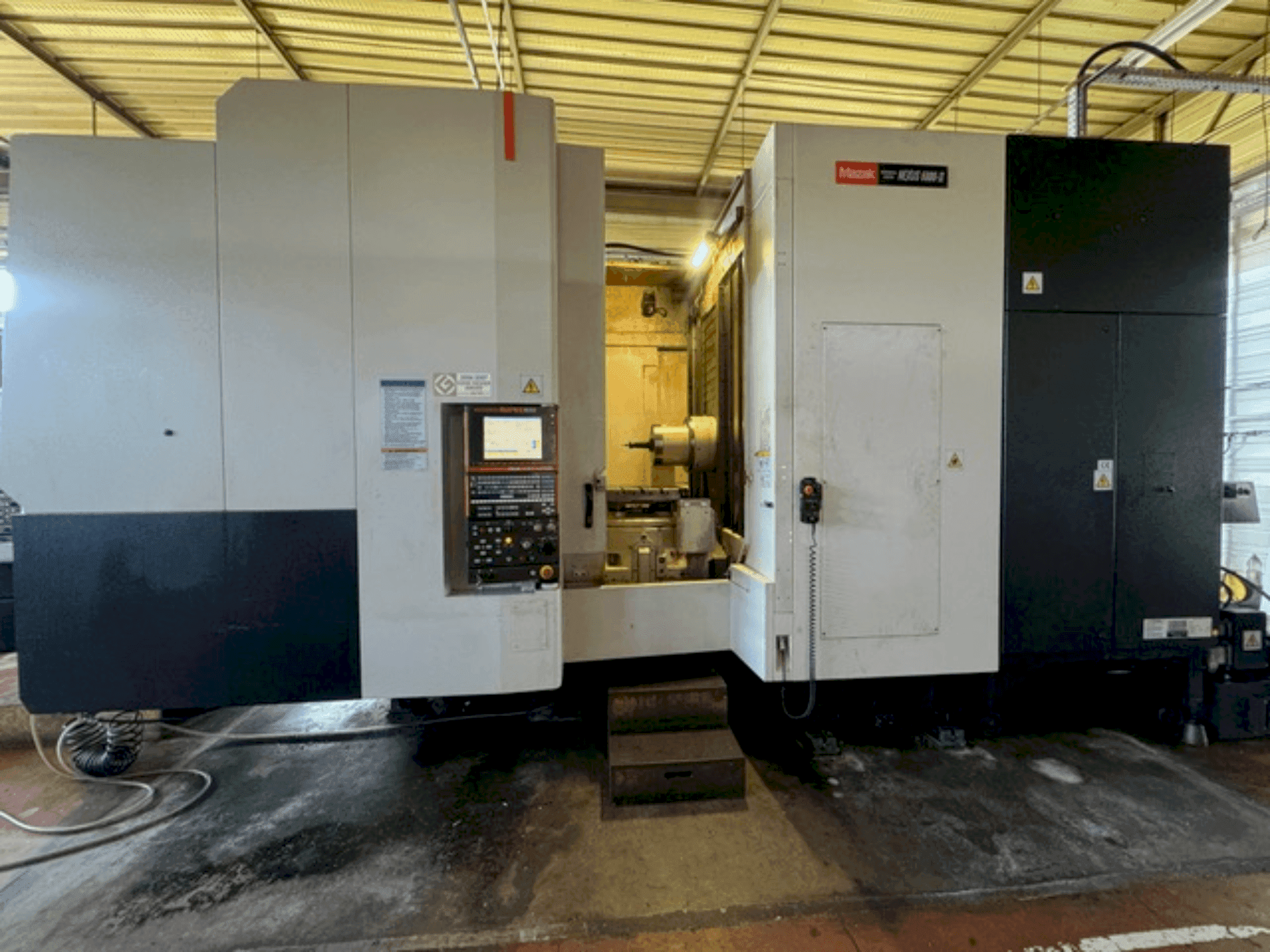 Vooraanzicht  van Mazak HC NEXUS 6800II  machine
