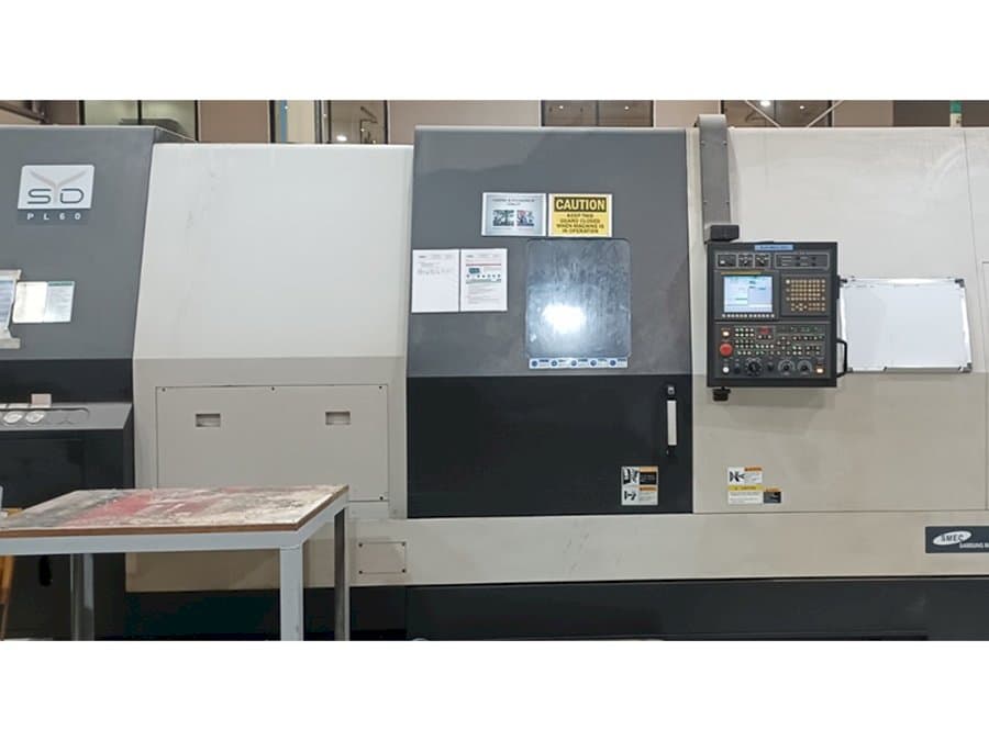 Vooraanzicht  van Samsung PL60  machine