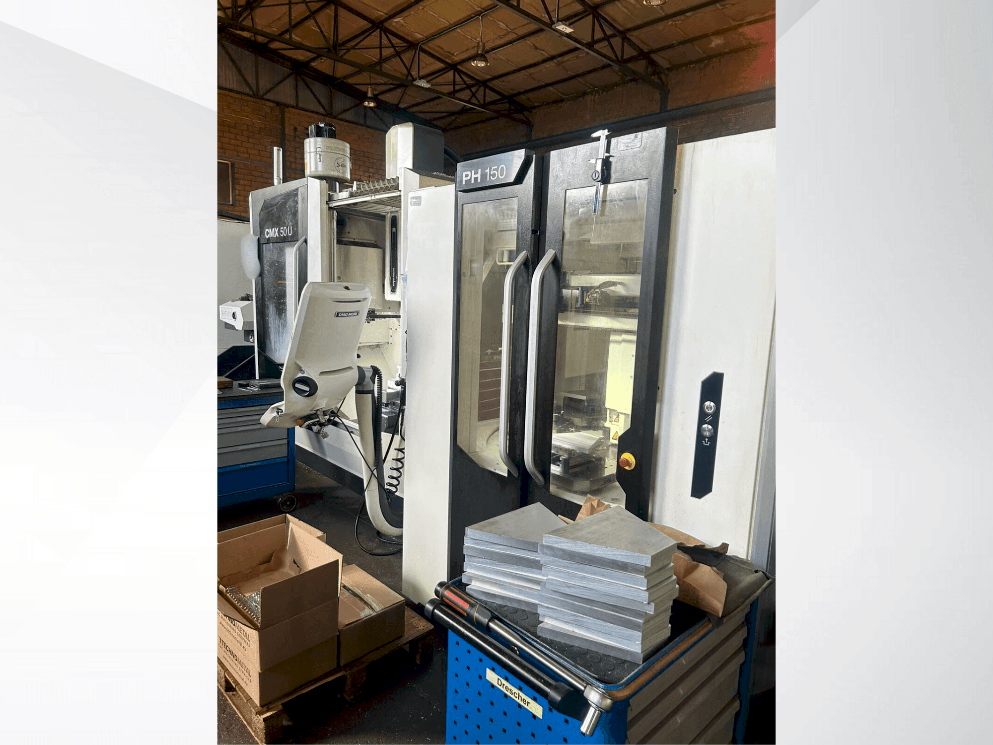 Vooraanzicht  van DMG MORI CMX50U  machine