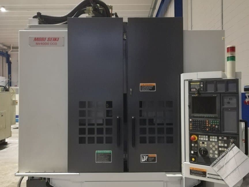 Vooraanzicht  van MORI SEIKI NV 4000 DCG  machine