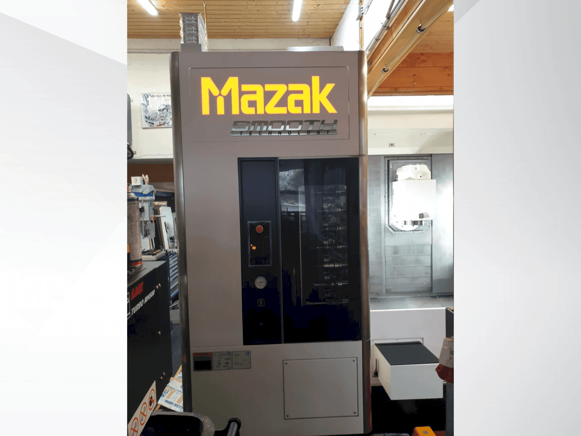 Vooraanzicht  van Mazak INTEGREX j-200S  machine