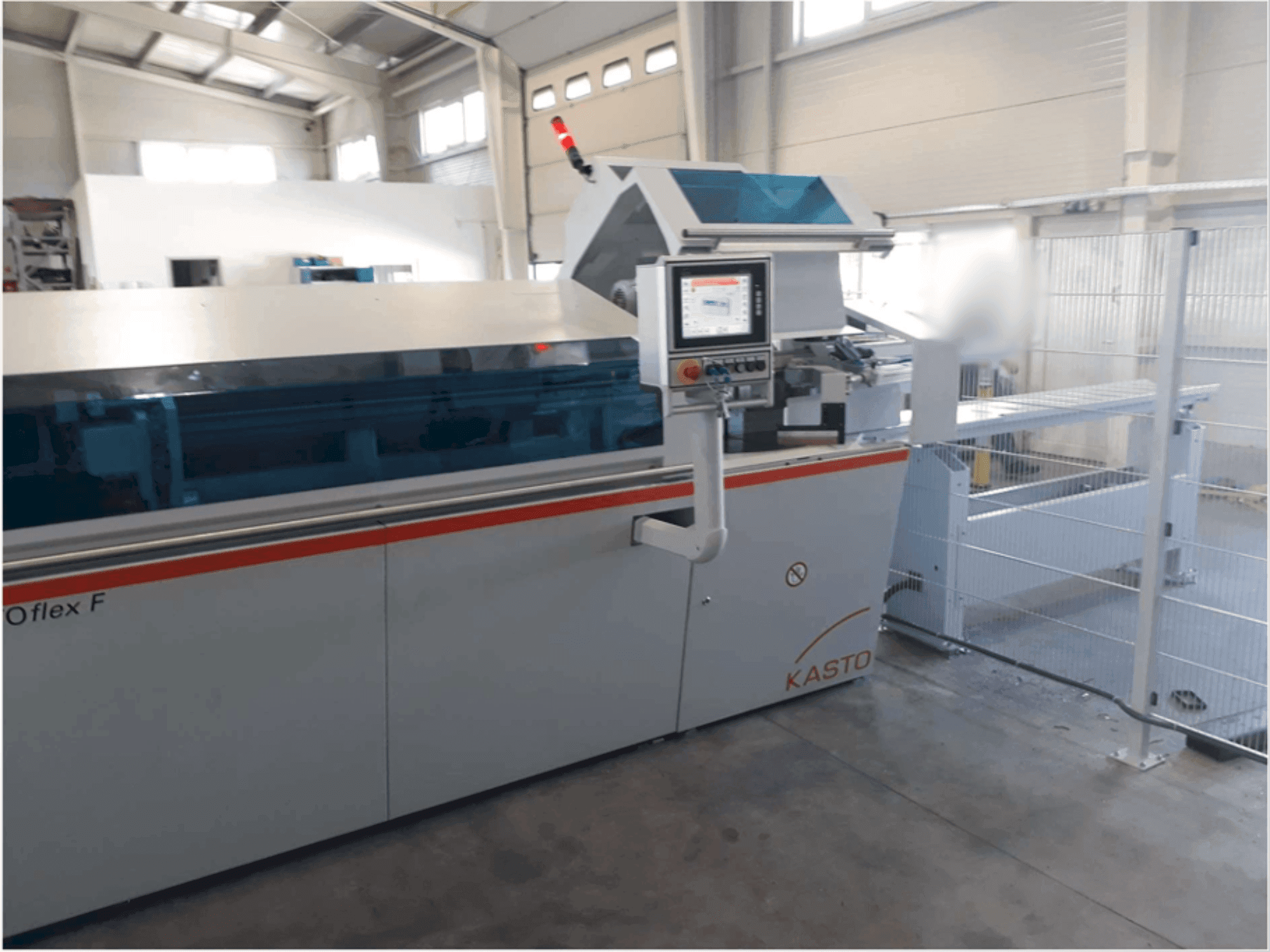 Vooraanzicht  van KASTO flex F  machine