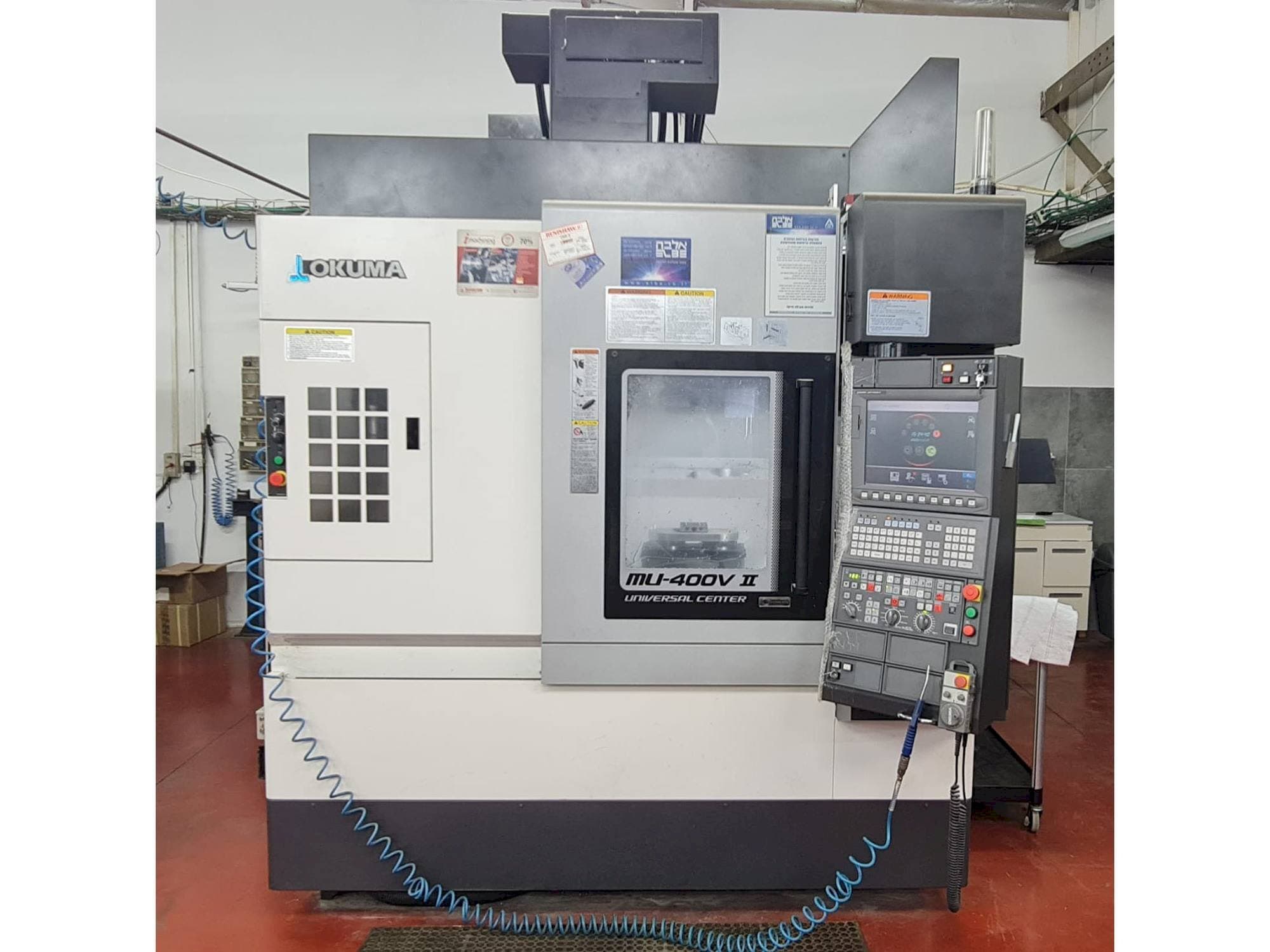 Vooraanzicht  van Okuma MU-400V II  machine