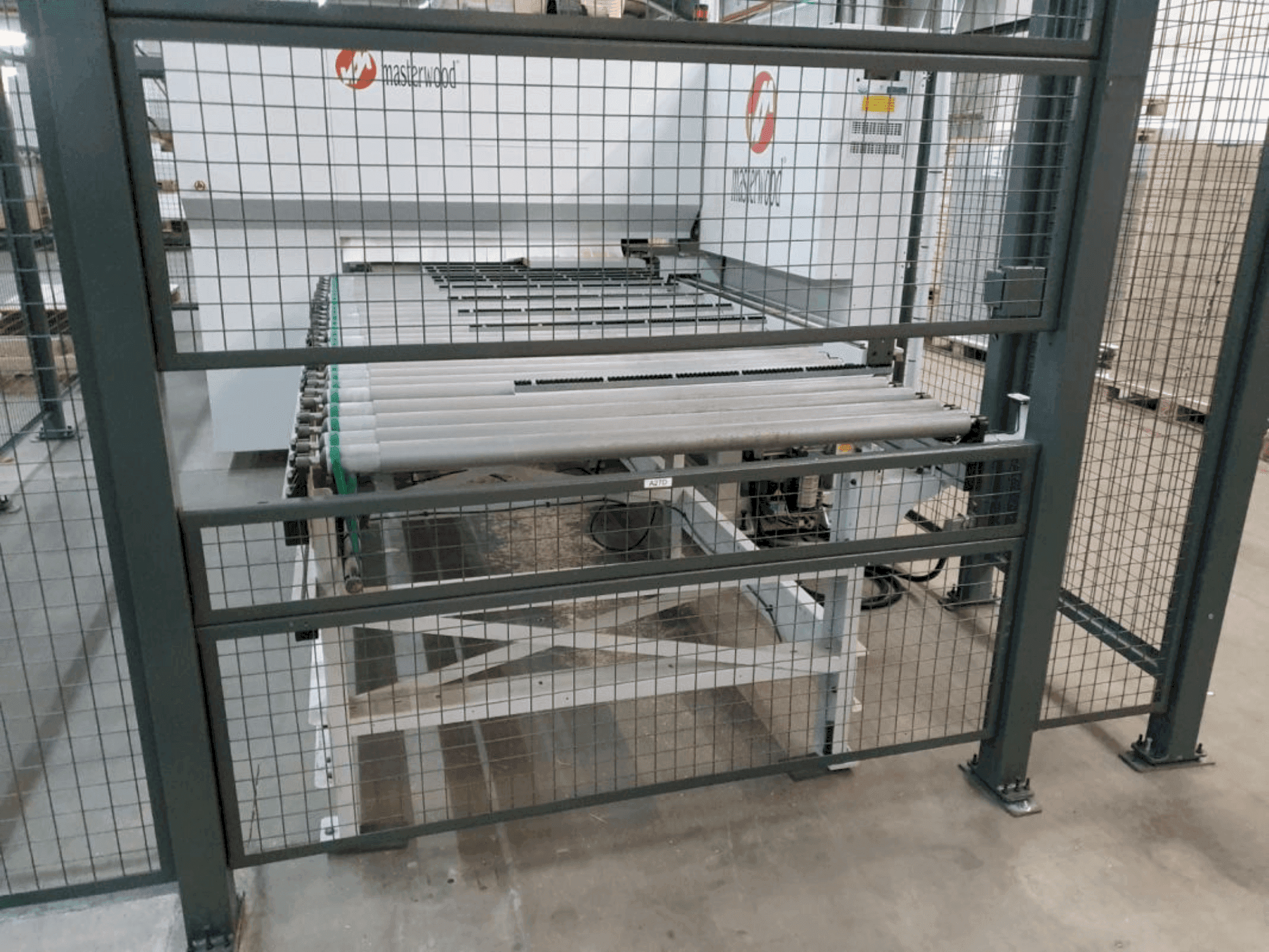 Vooraanzicht  van MASTERWOOD MASTERDRILL TF 600 SA  machine