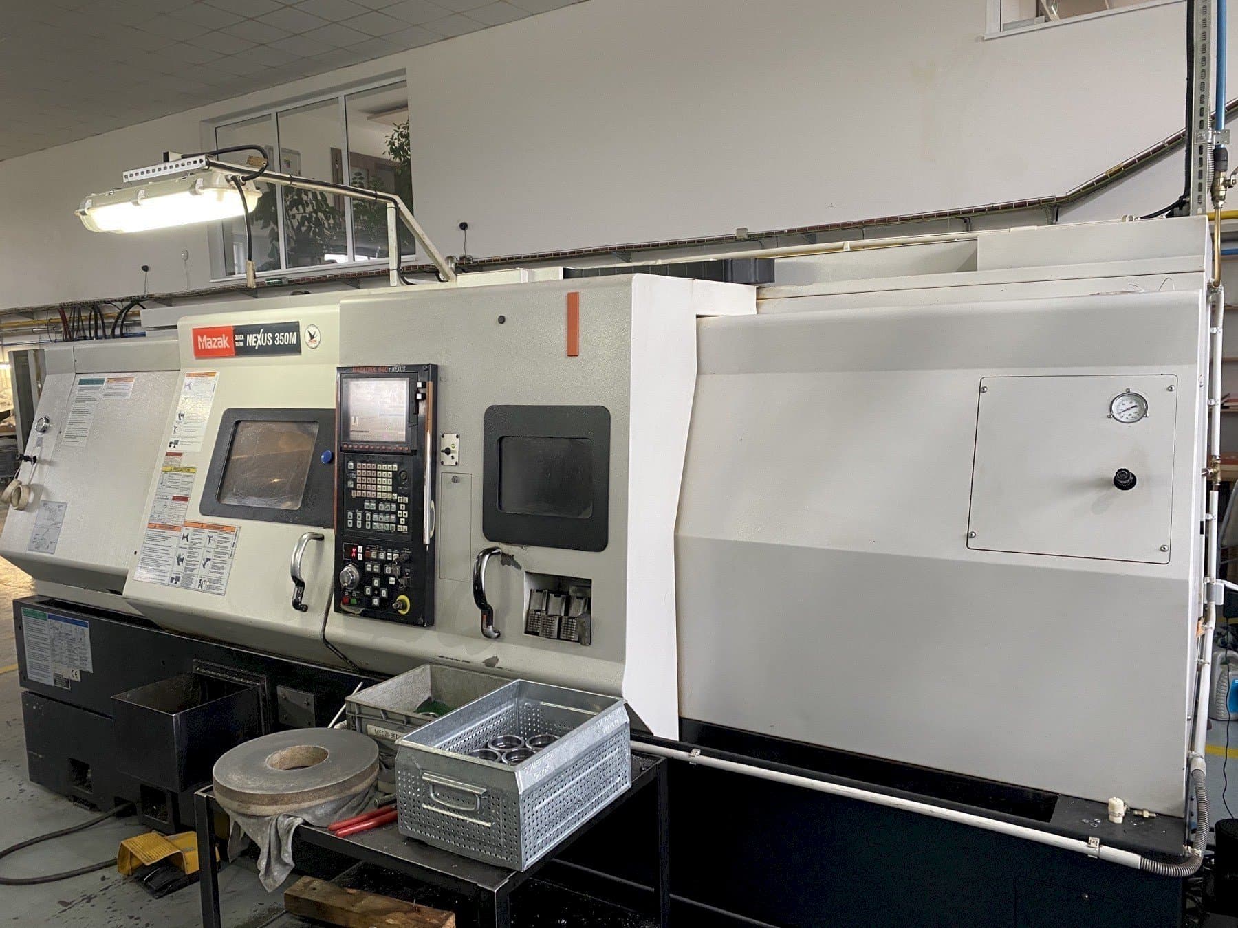 Vooraanzicht  van Mazak QUICKTURN Nexus 350M  machine