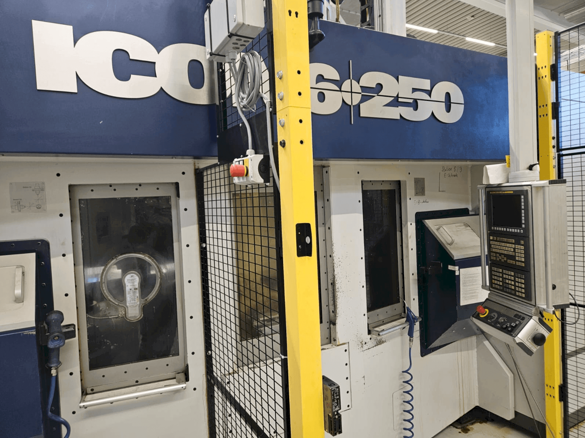 Vooraanzicht  van ICON 6-250  machine