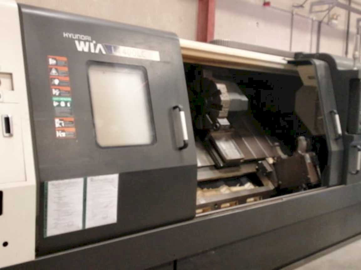 Vooraanzicht  van Hyundai Wia L400LC  machine