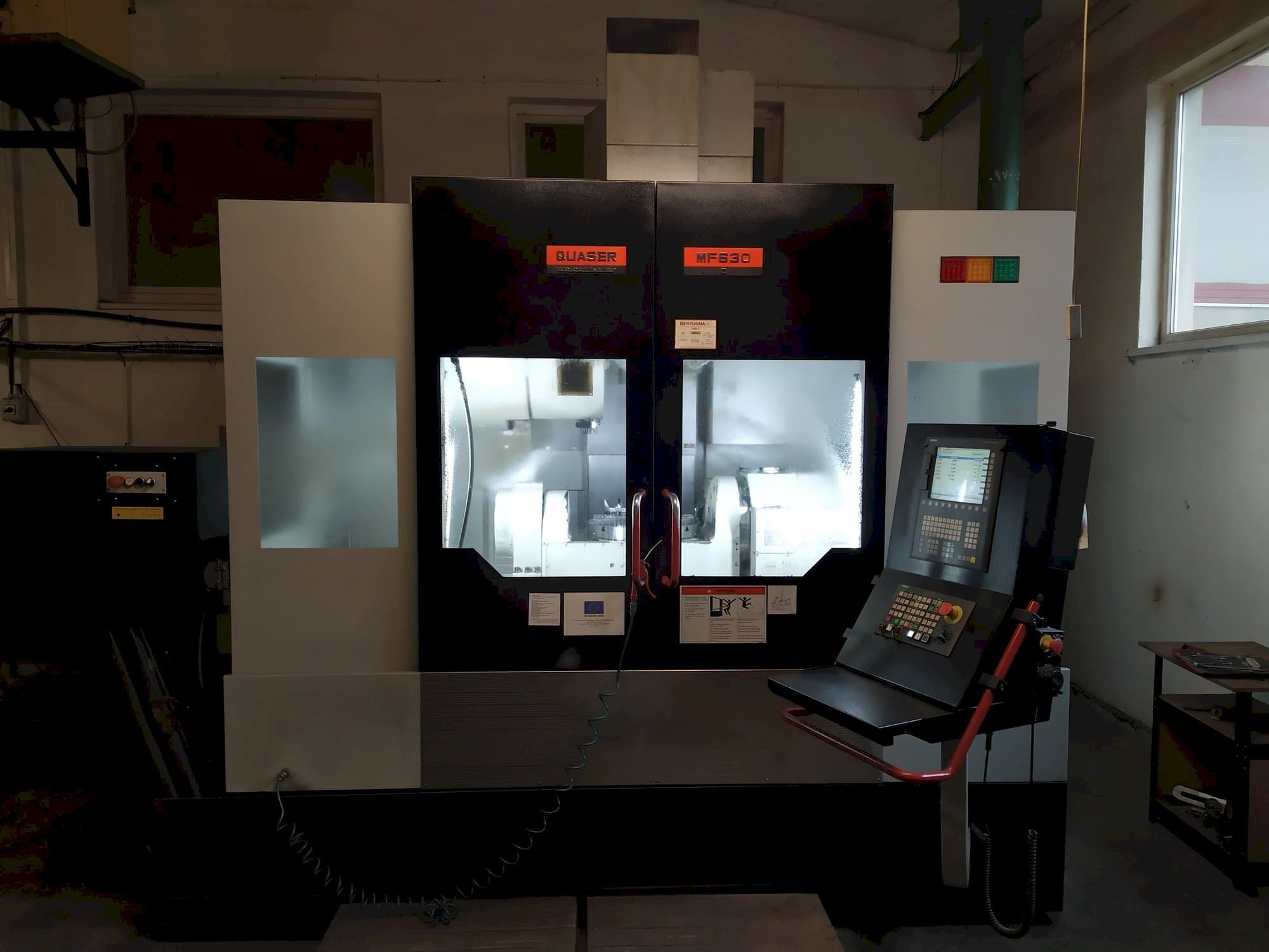 Vooraanzicht  van Quaser MF 630C  machine