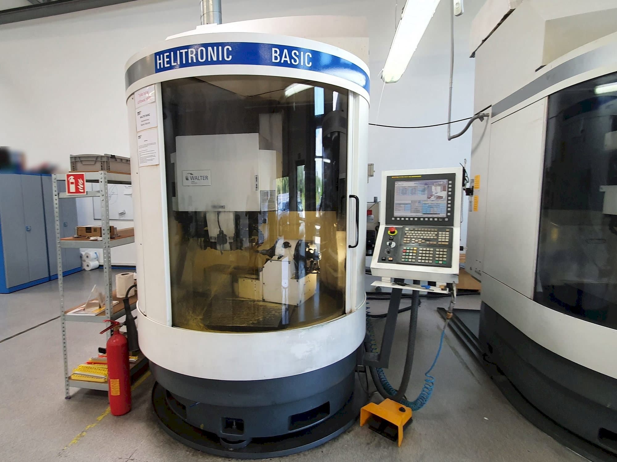 Vooraanzicht  van Walter Helitronic BASIC-F  machine