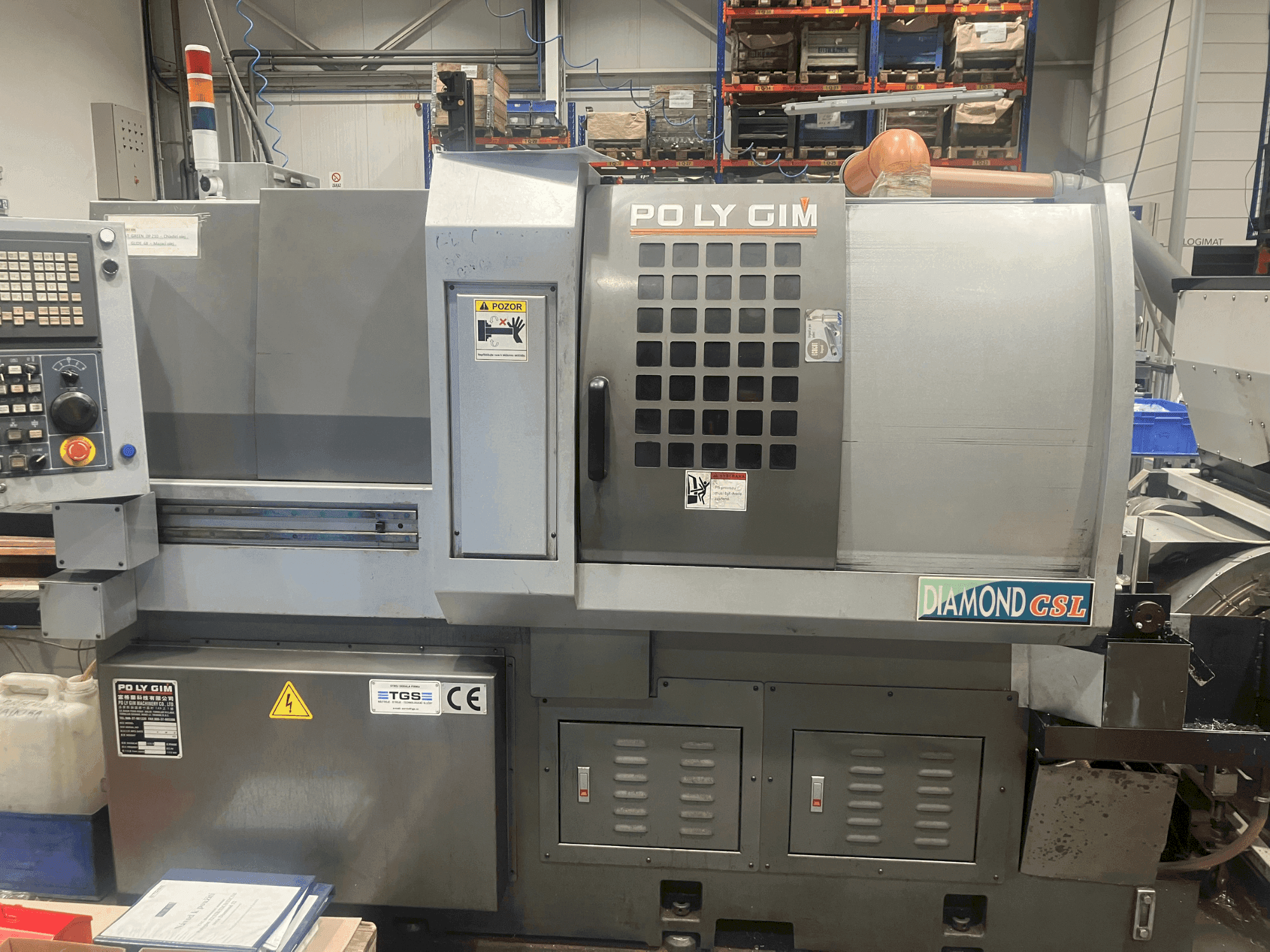 Vooraanzicht  van PO LY GIM Diamond 32CSL  machine