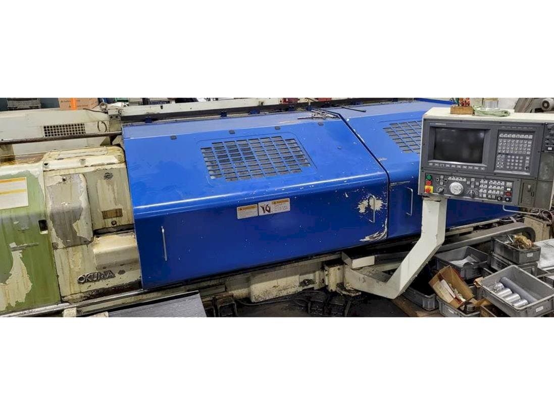 Vooraanzicht  van Okuma LH35  machine