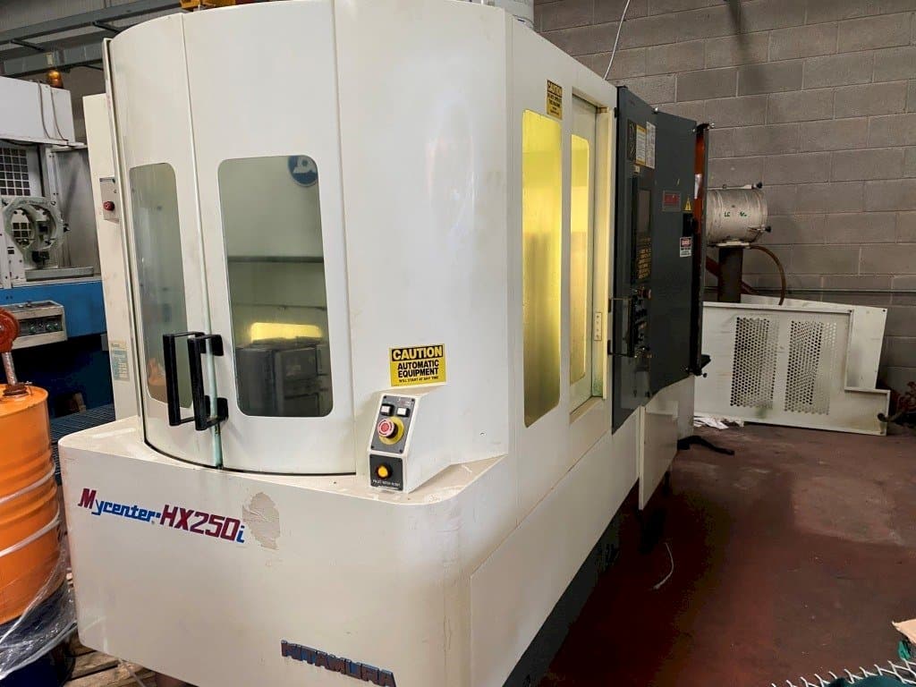 Vooraanzicht  van Kitamura Mycenter HX250i  machine