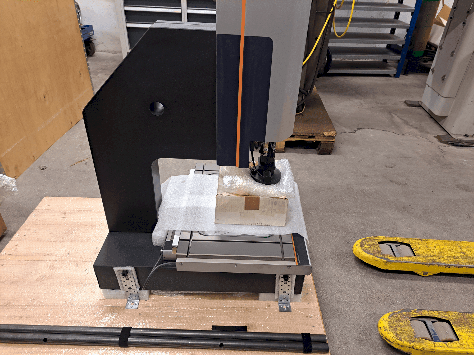 Vooraanzicht  van HEINRICH SCHNEIDER MM1-300 CNC MZ TP20  machine