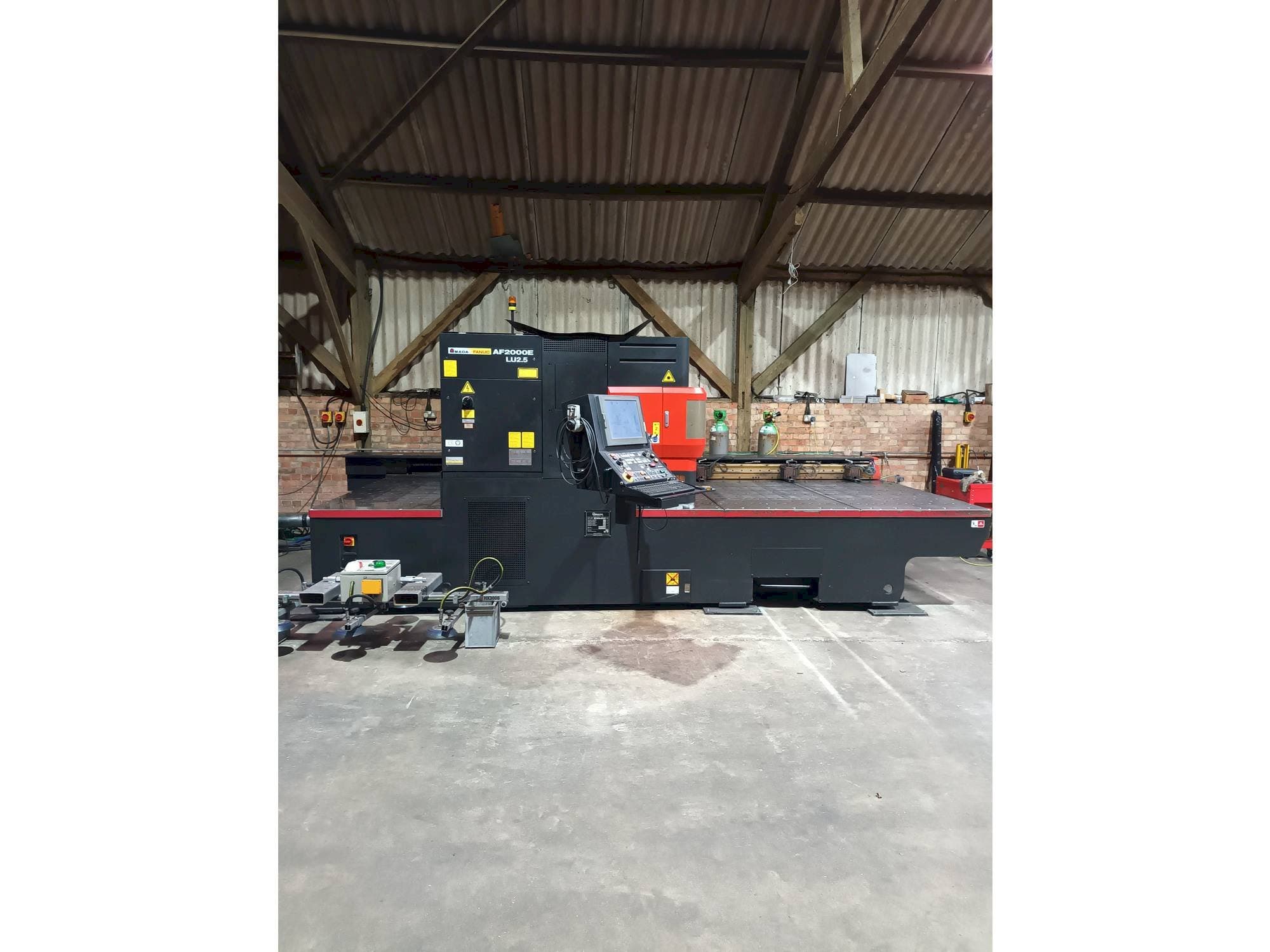 Vooraanzicht  van AMADA LC 2415 alpha 4 NT  machine