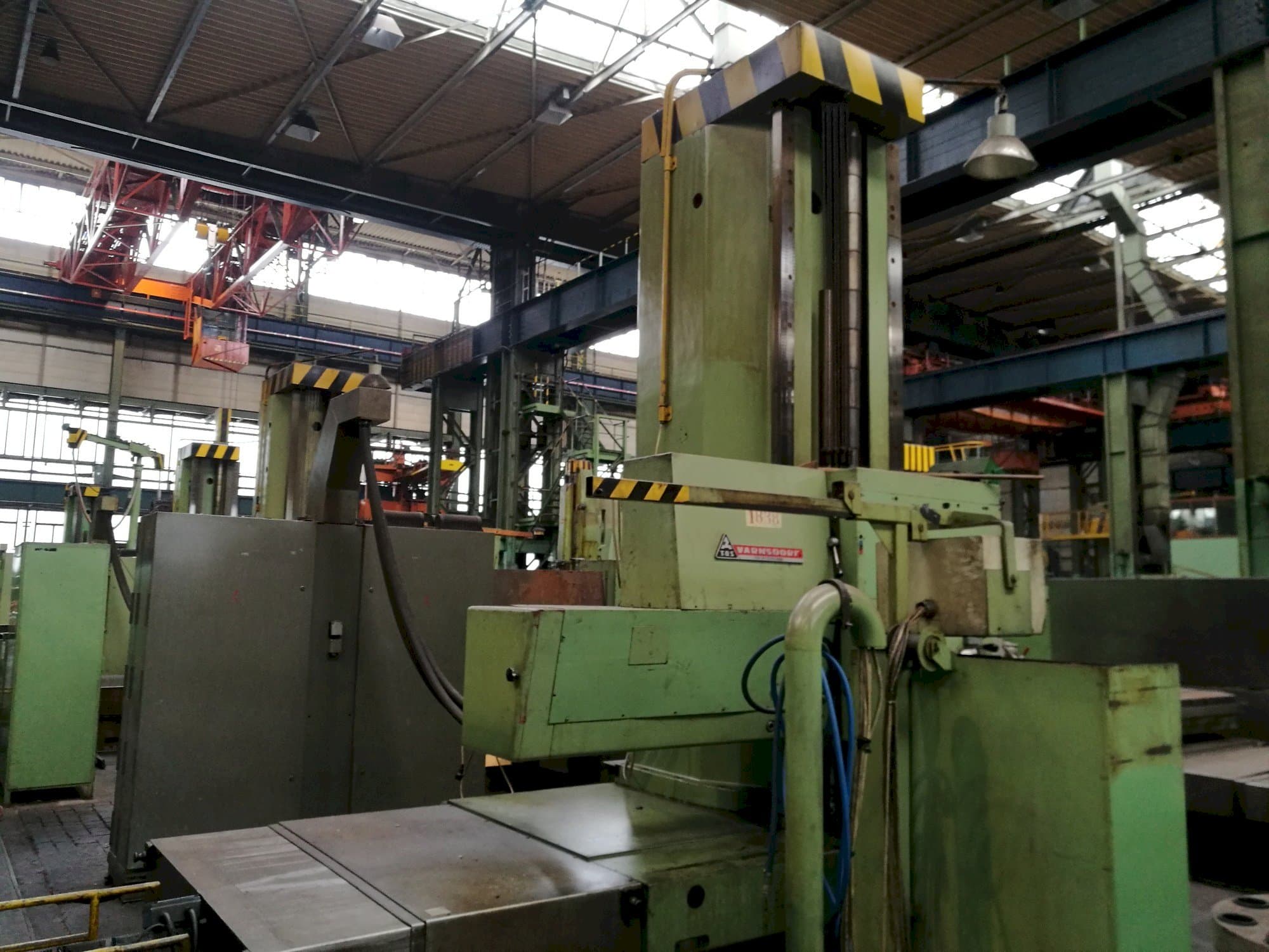 Vooraanzicht  van TOS WHN 13  machine