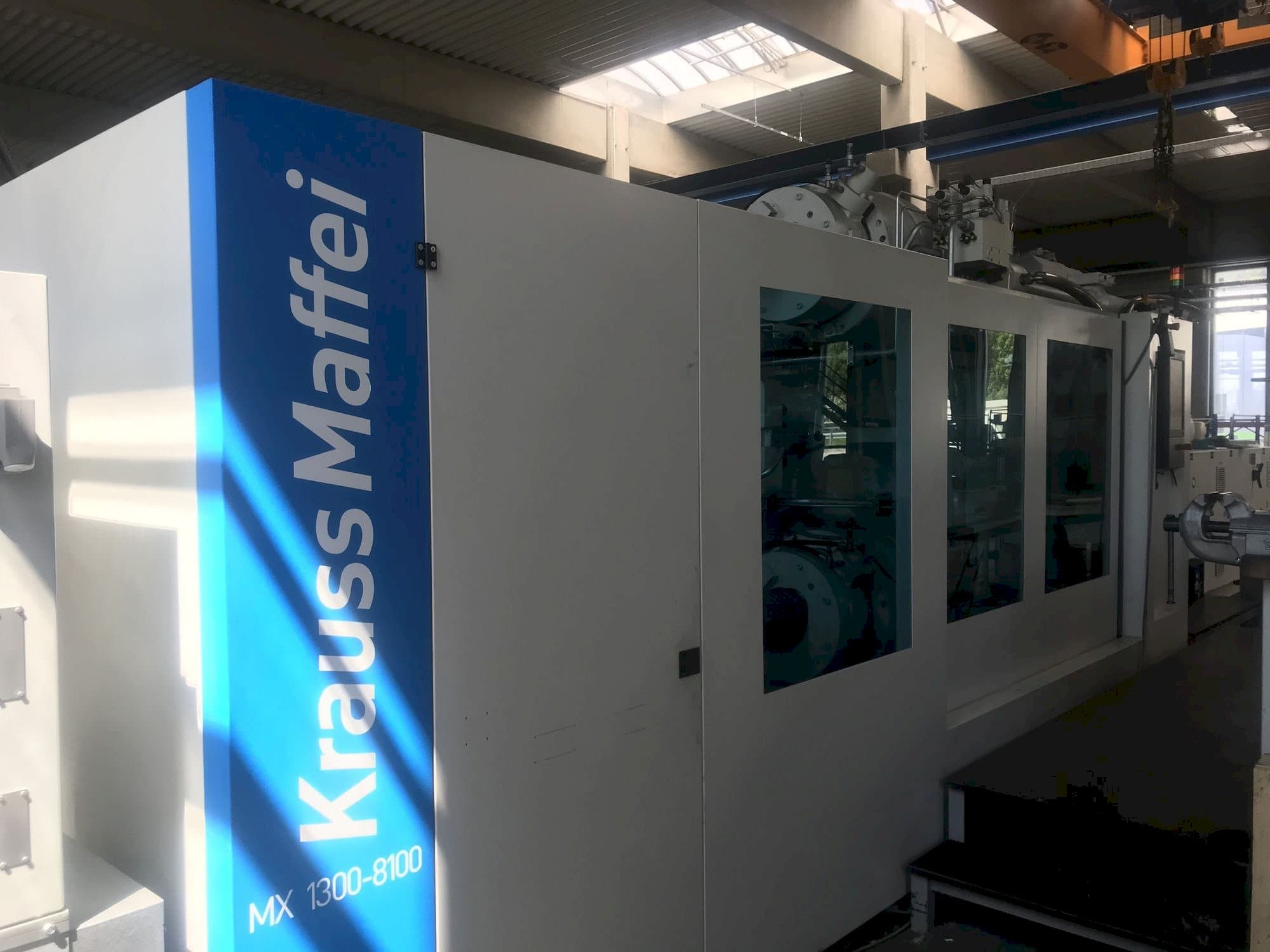 Vooraanzicht  van Krauss Maffei 1300-8100 MX  machine