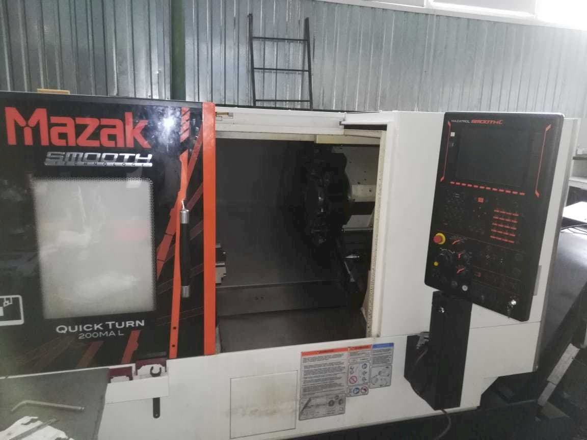 Vooraanzicht  van Mazak Quick Turn 200MA L  machine