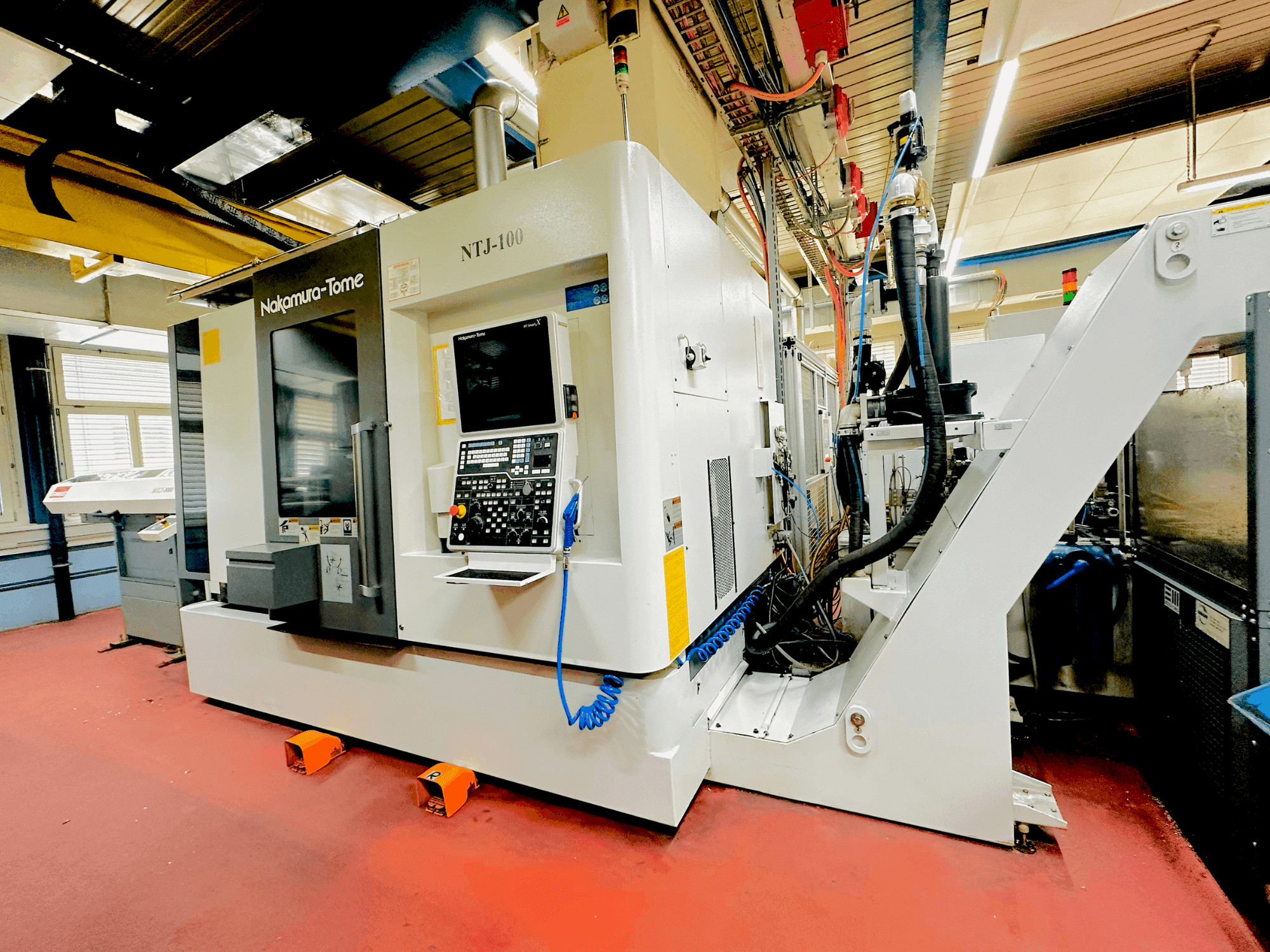 Vooraanzicht  van NAKAMURA NTJ100  machine