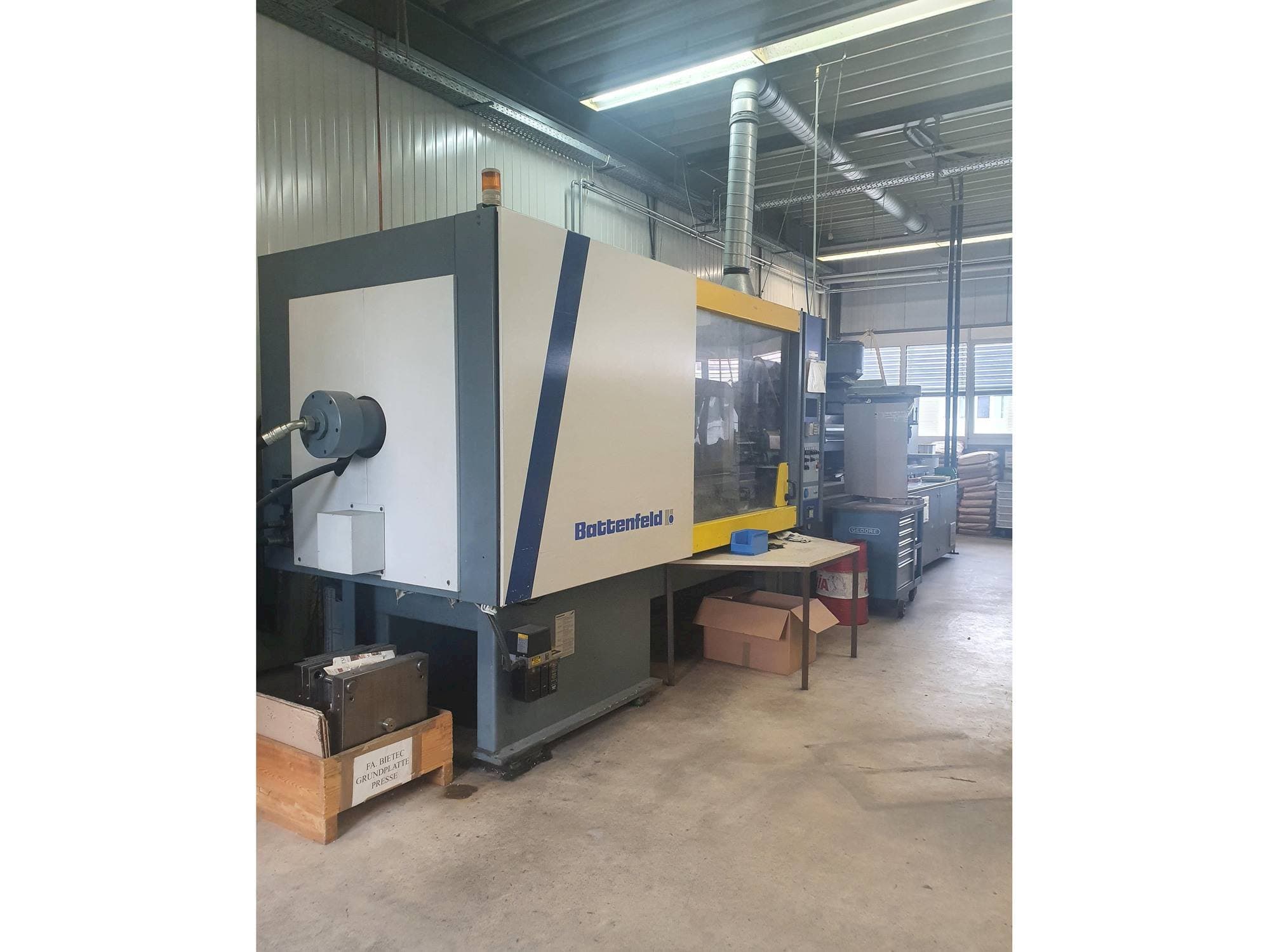 Vooraanzicht van Battenfeld BK 3500/2800 machine