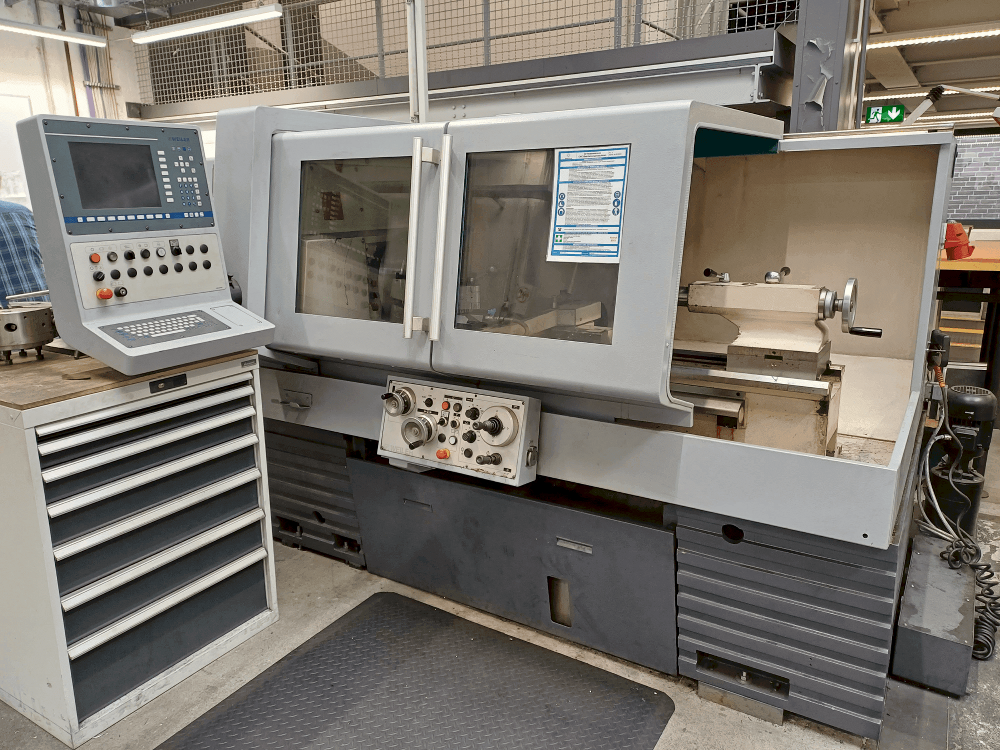 Vooraanzicht  van Weiler E40  machine