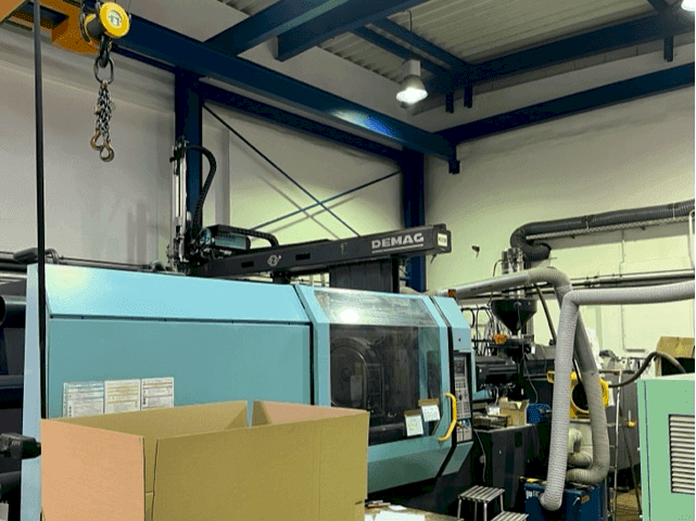 Vooraanzicht  van DEMAG 500/900-5200  machine