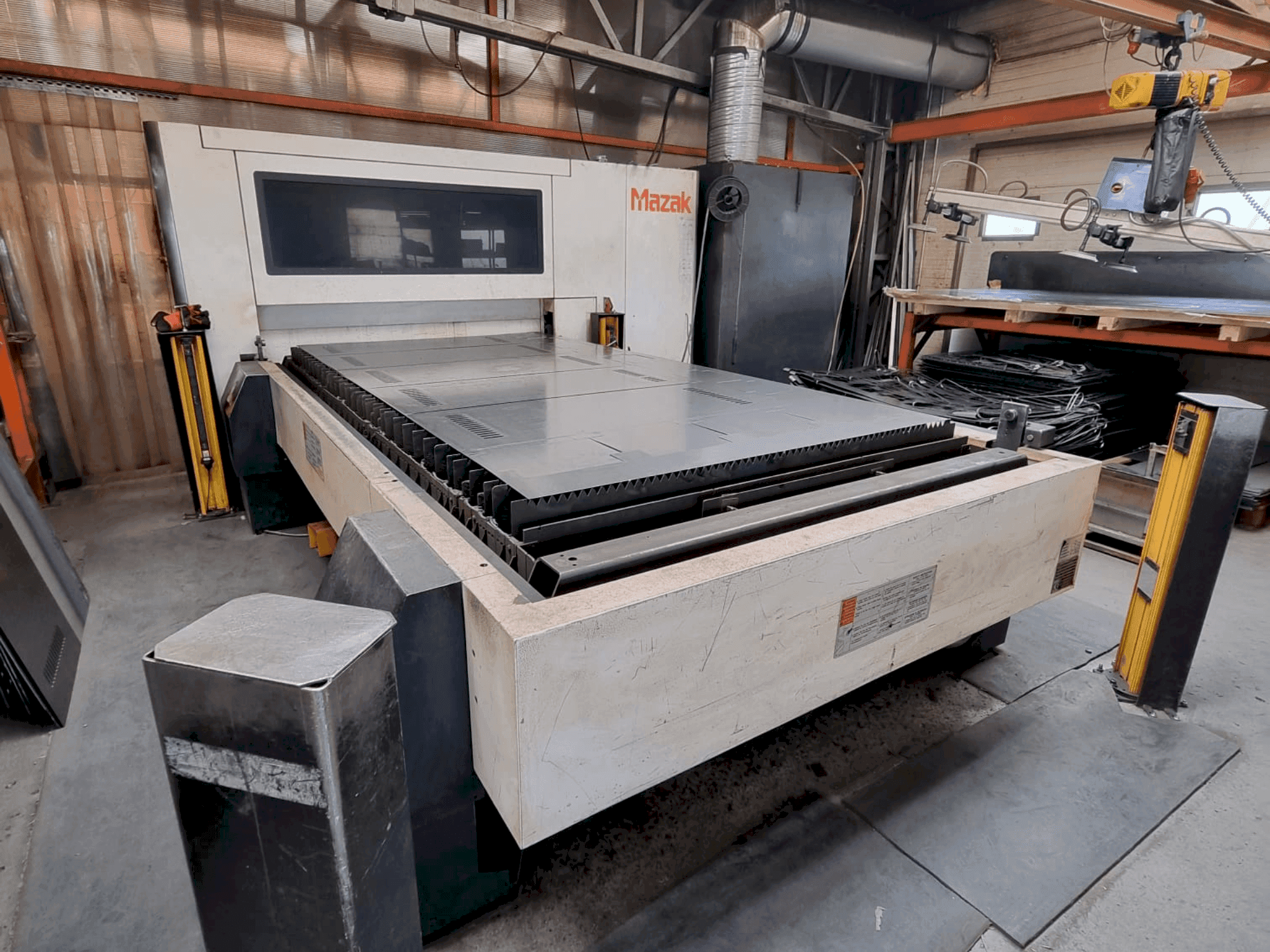 Vooraanzicht  van Mazak OPTIPLEX 3015 FIBER II  machine