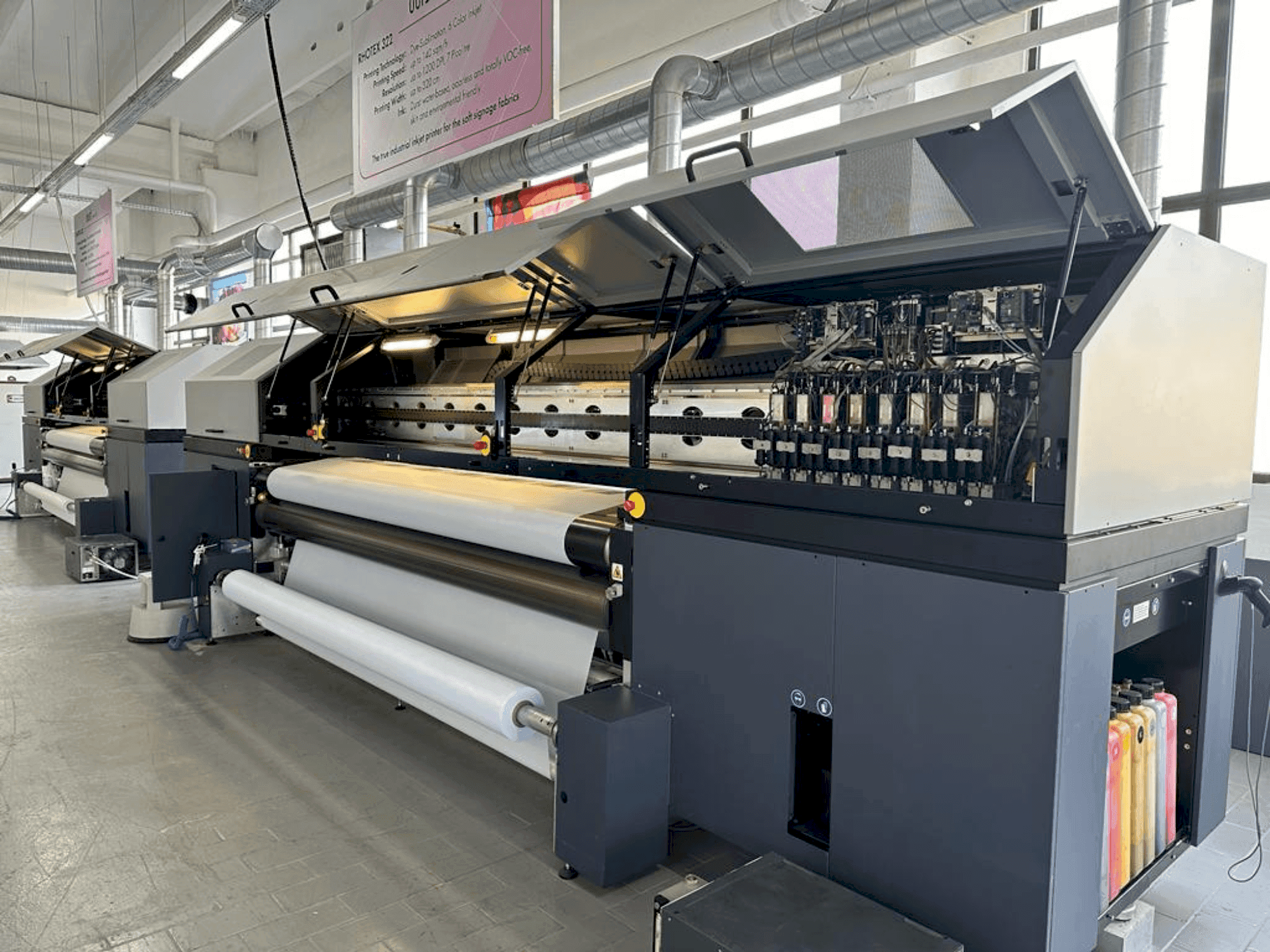 Vooraanzicht  van Durst Rhotex 322  machine