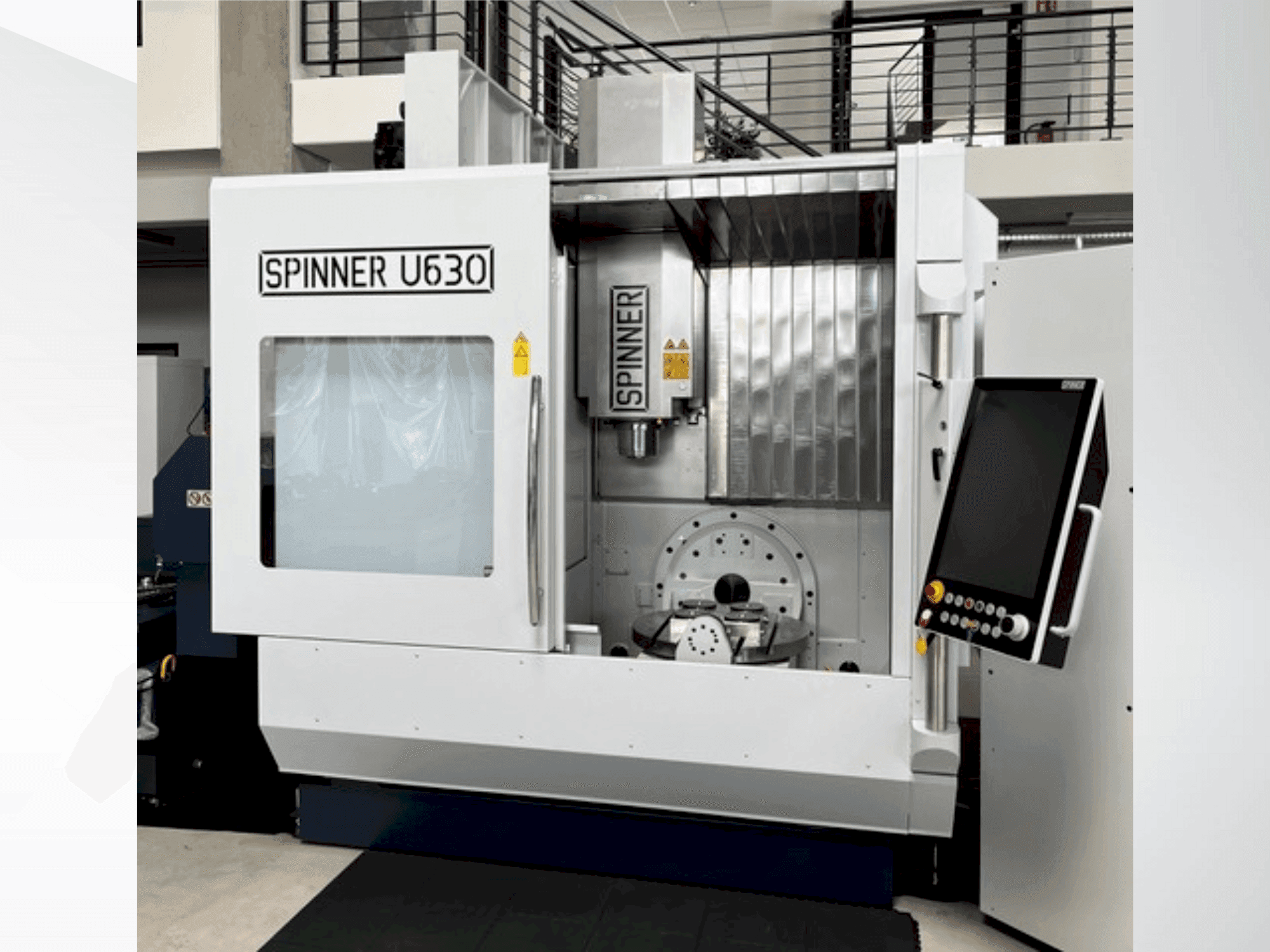 Vooraanzicht  van SPINNER U5-630- 54T  machine