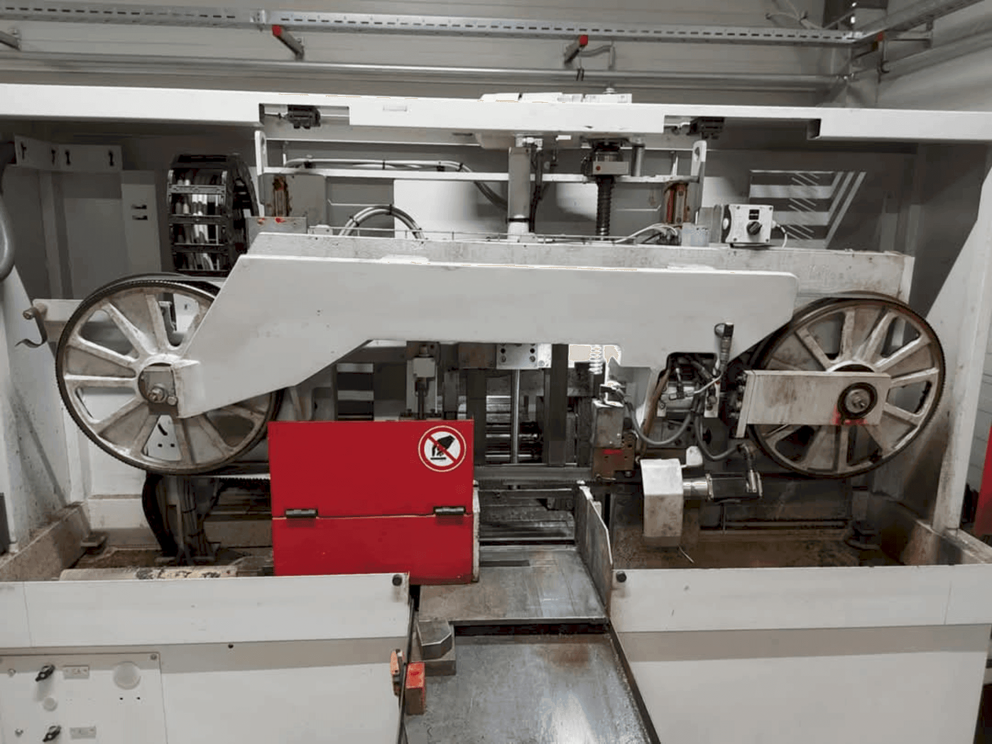 Vooraanzicht  van Behringer HBE 321-A  machine