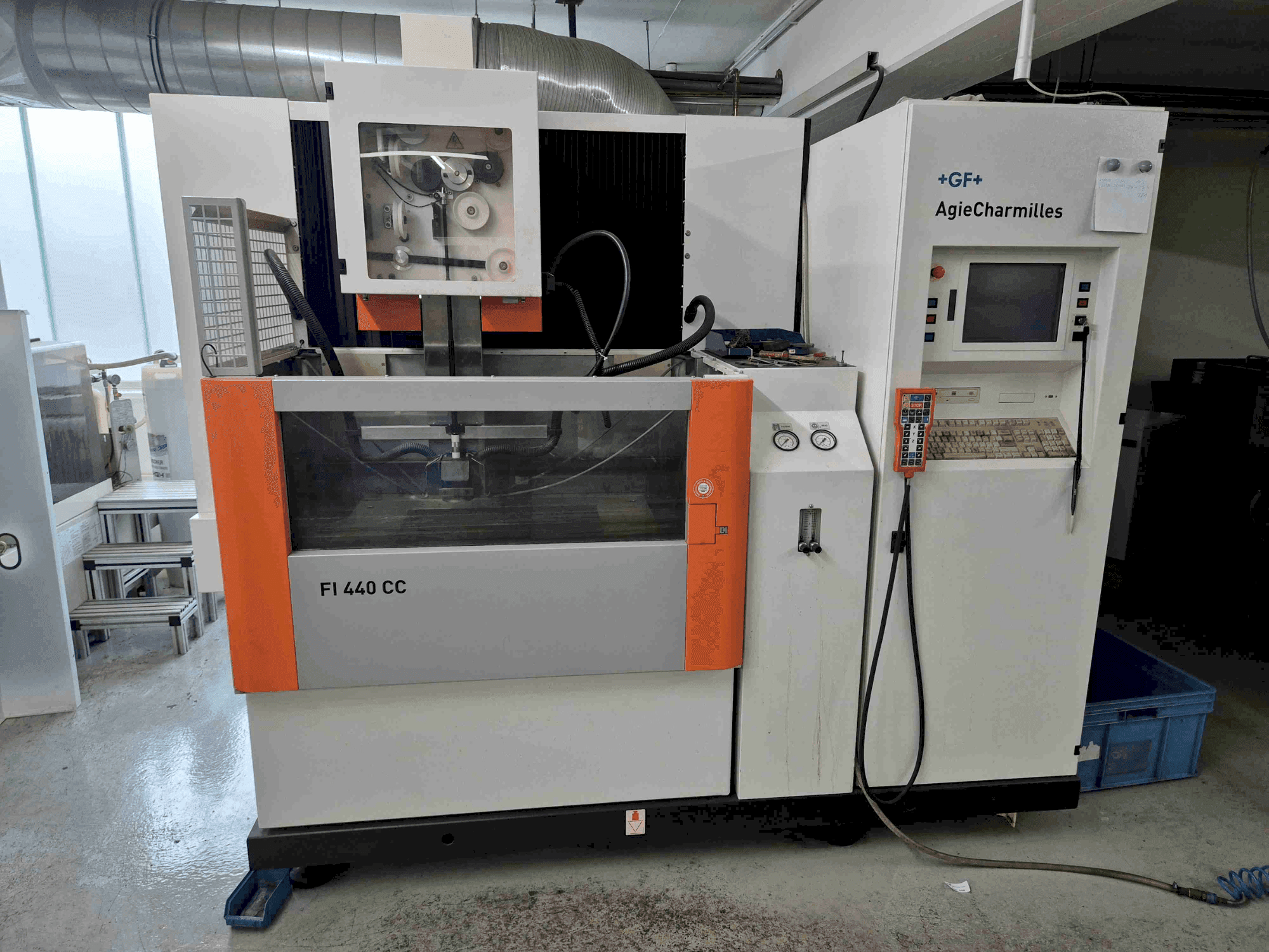 Vooraanzicht  van CHARMILLES FI 440 CC  machine