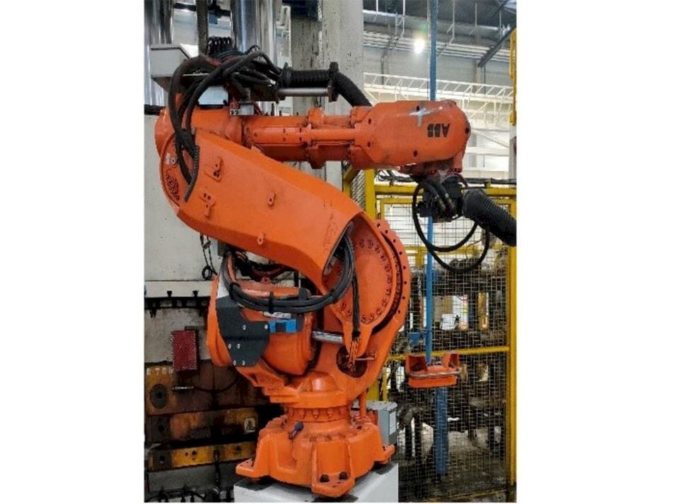 Vooraanzicht  van ABB IRB 6640-185/2.8  machine