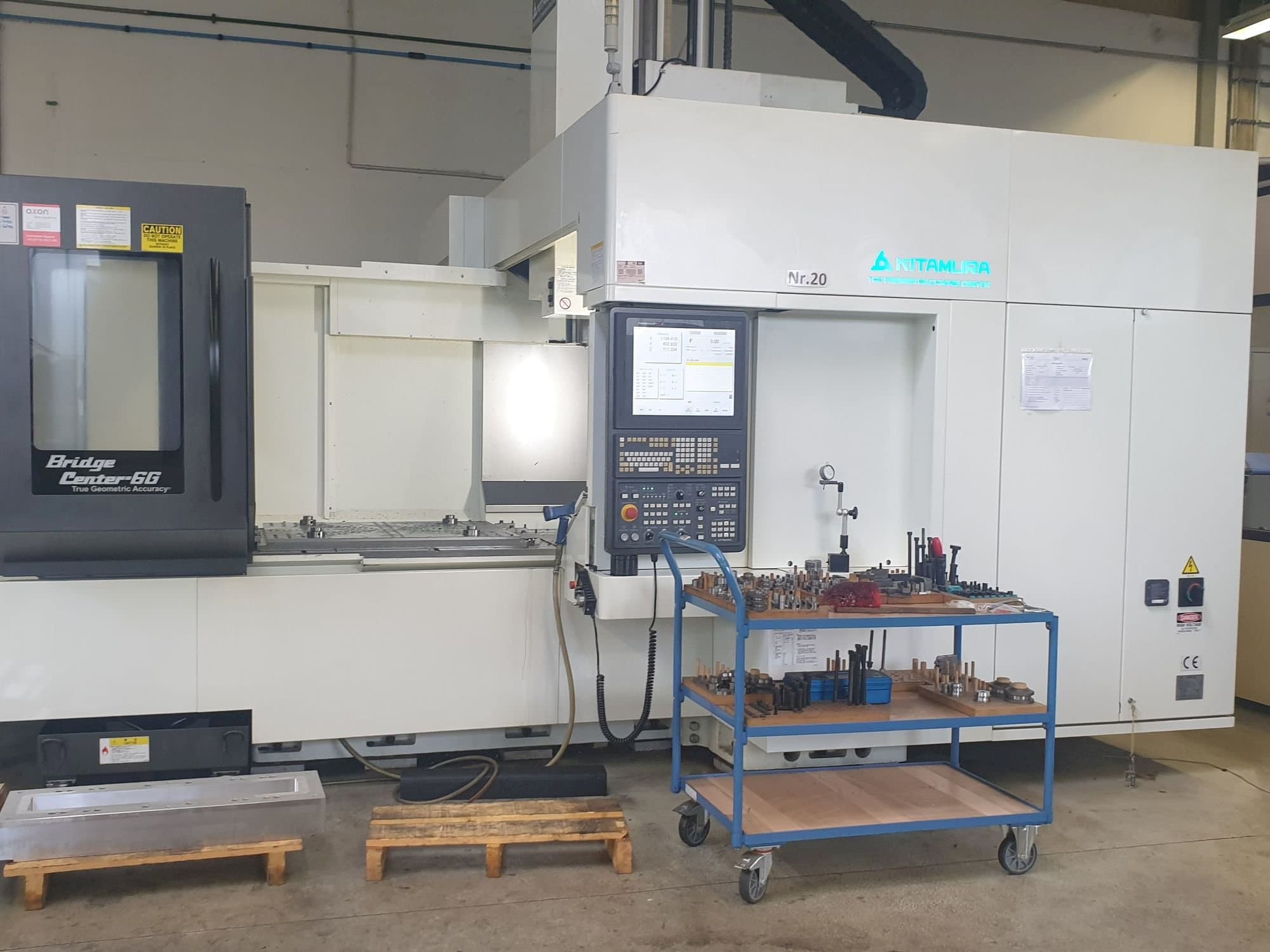 Vooraanzicht  van Kitamura Bridge Center 6G  machine