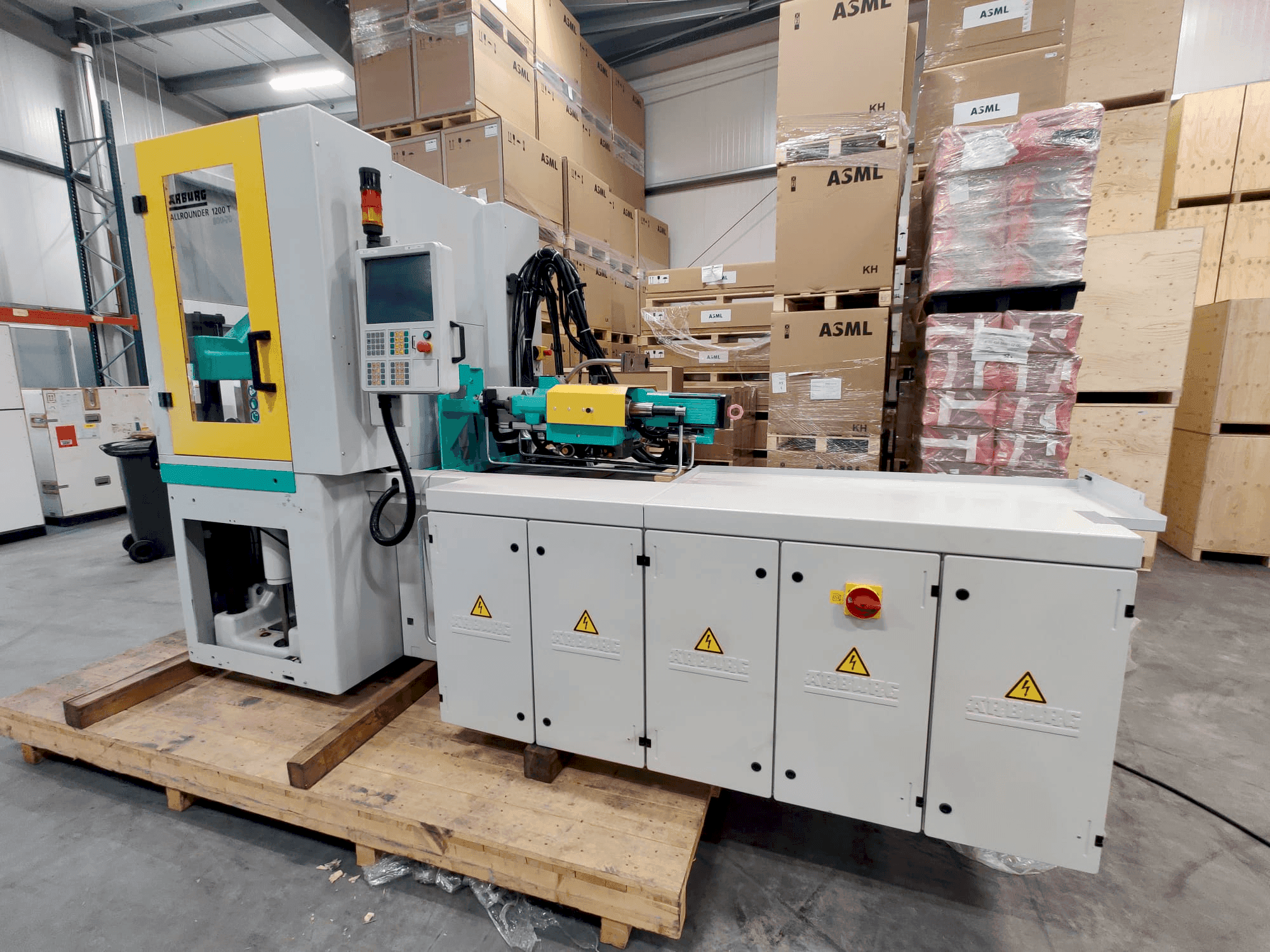 Vooraanzicht  van Arburg ALLROUNDER 1200 T 800-70  machine