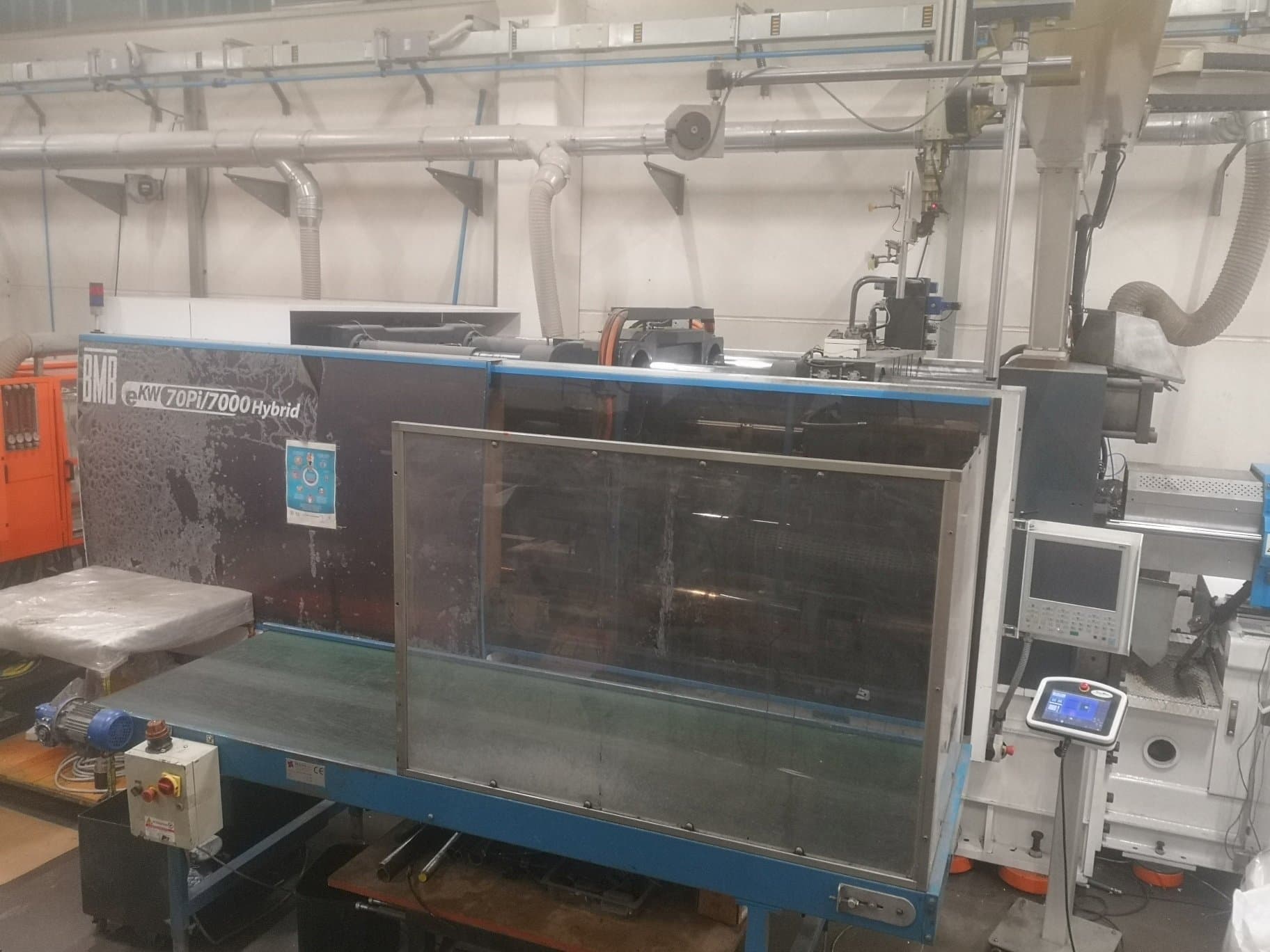 Vooraanzicht  van BMB Ekw 70pi Hybrid  machine