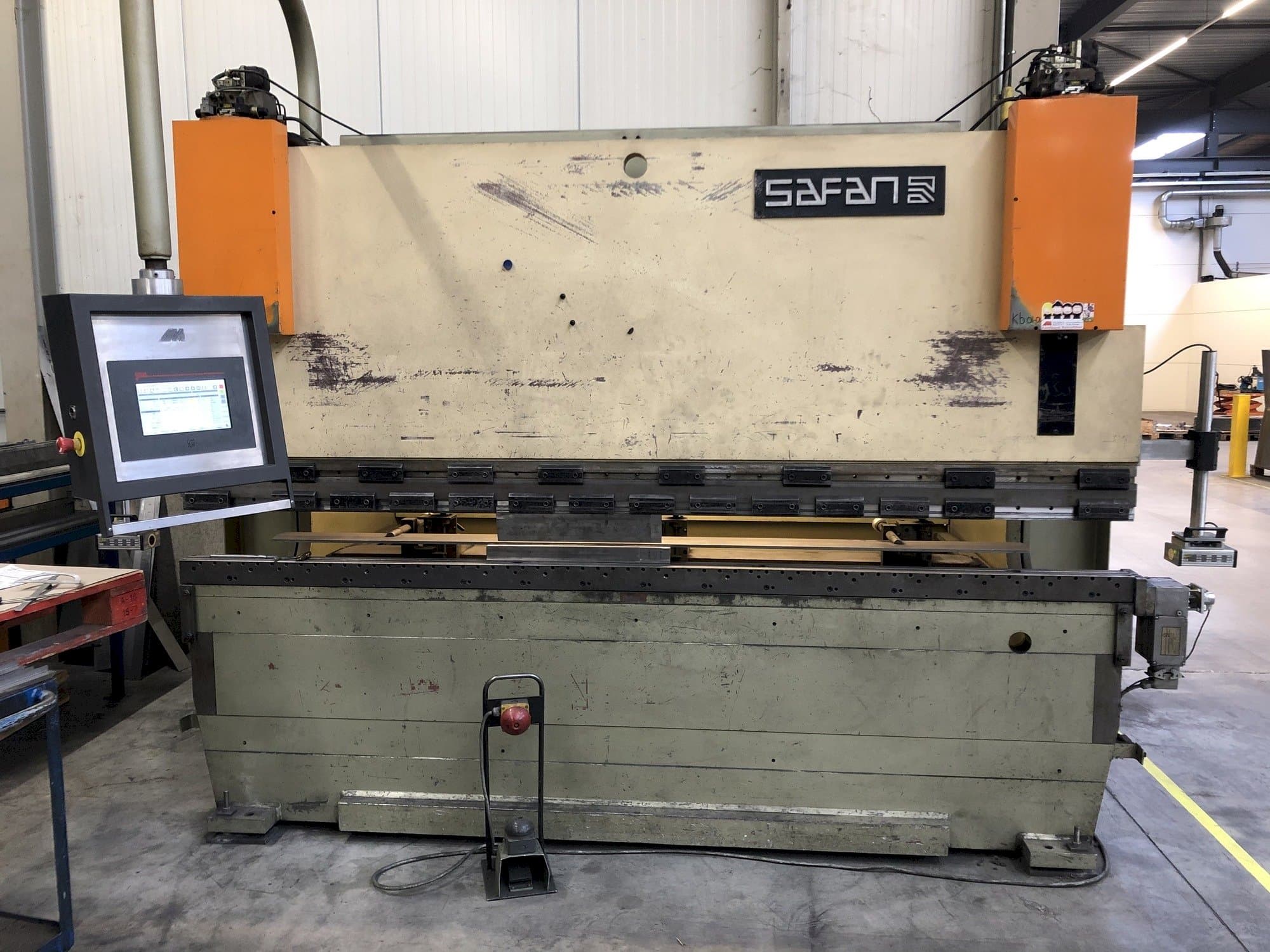 Vooraanzicht  van Safan CNCL 110T  machine