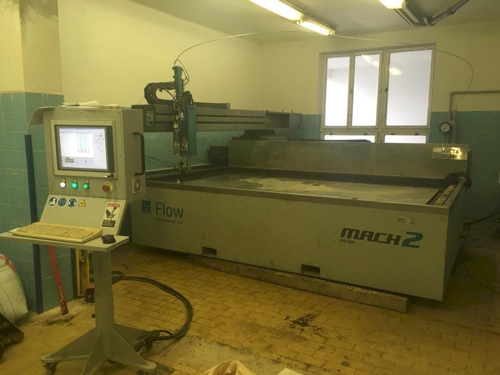Vooraanzicht  van Flow Mach 2-3120b  machine