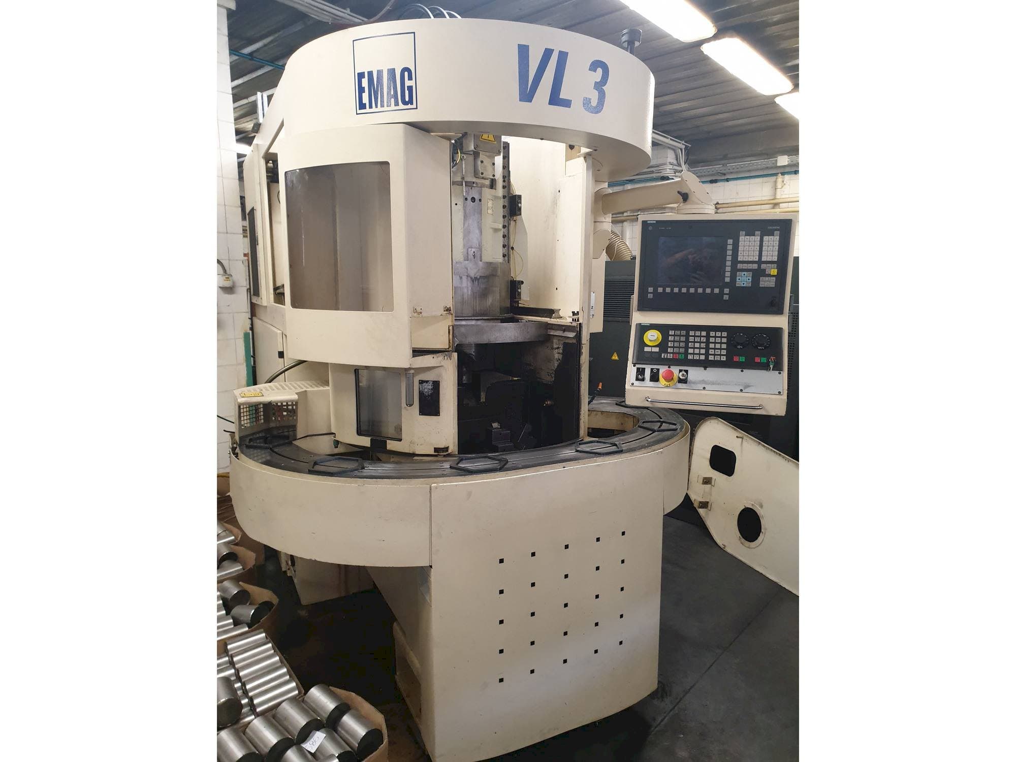 Vooraanzicht  van EMAG VL 3  machine